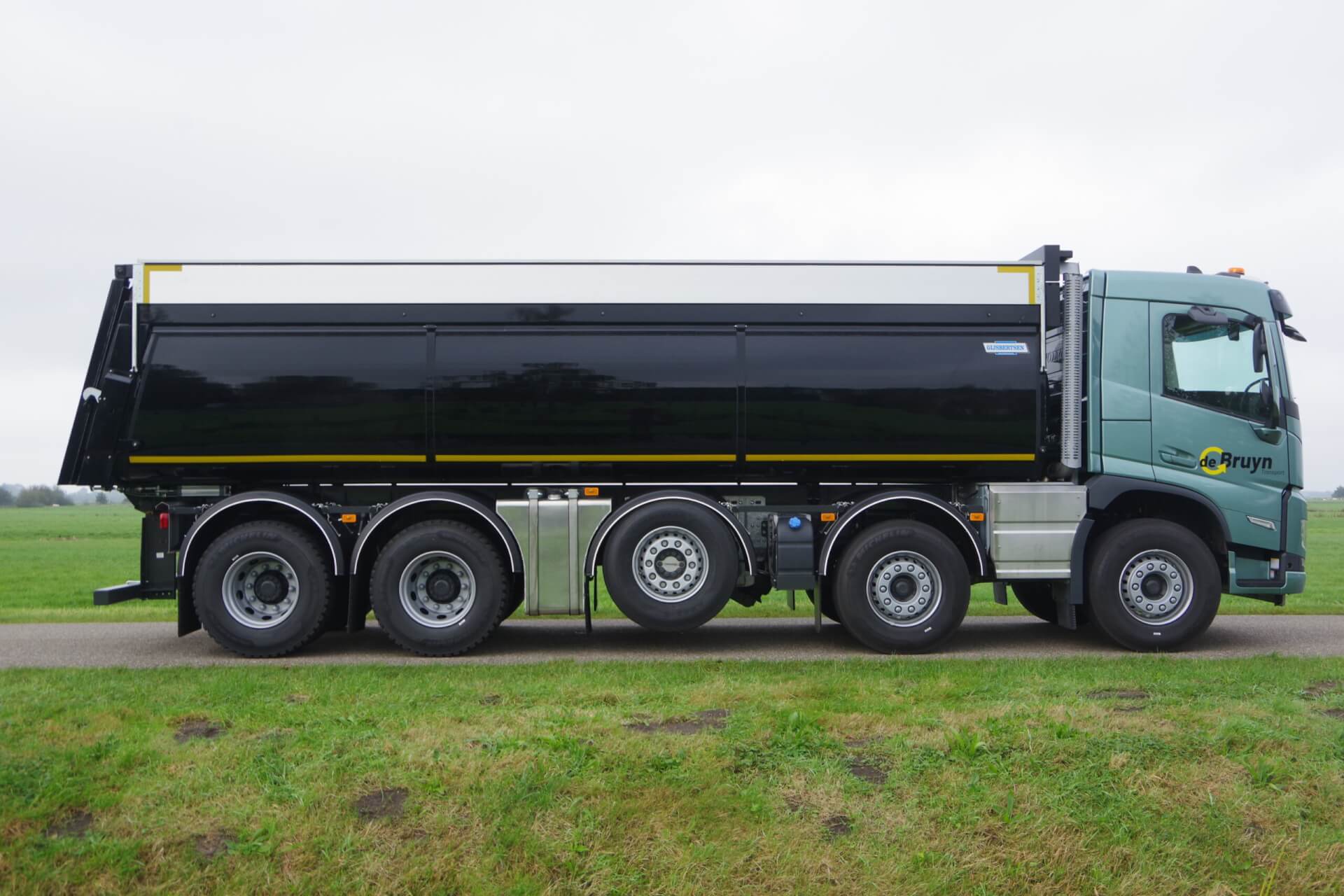 VOLVO_10x4_Veldhuizen_de Bruyn rz