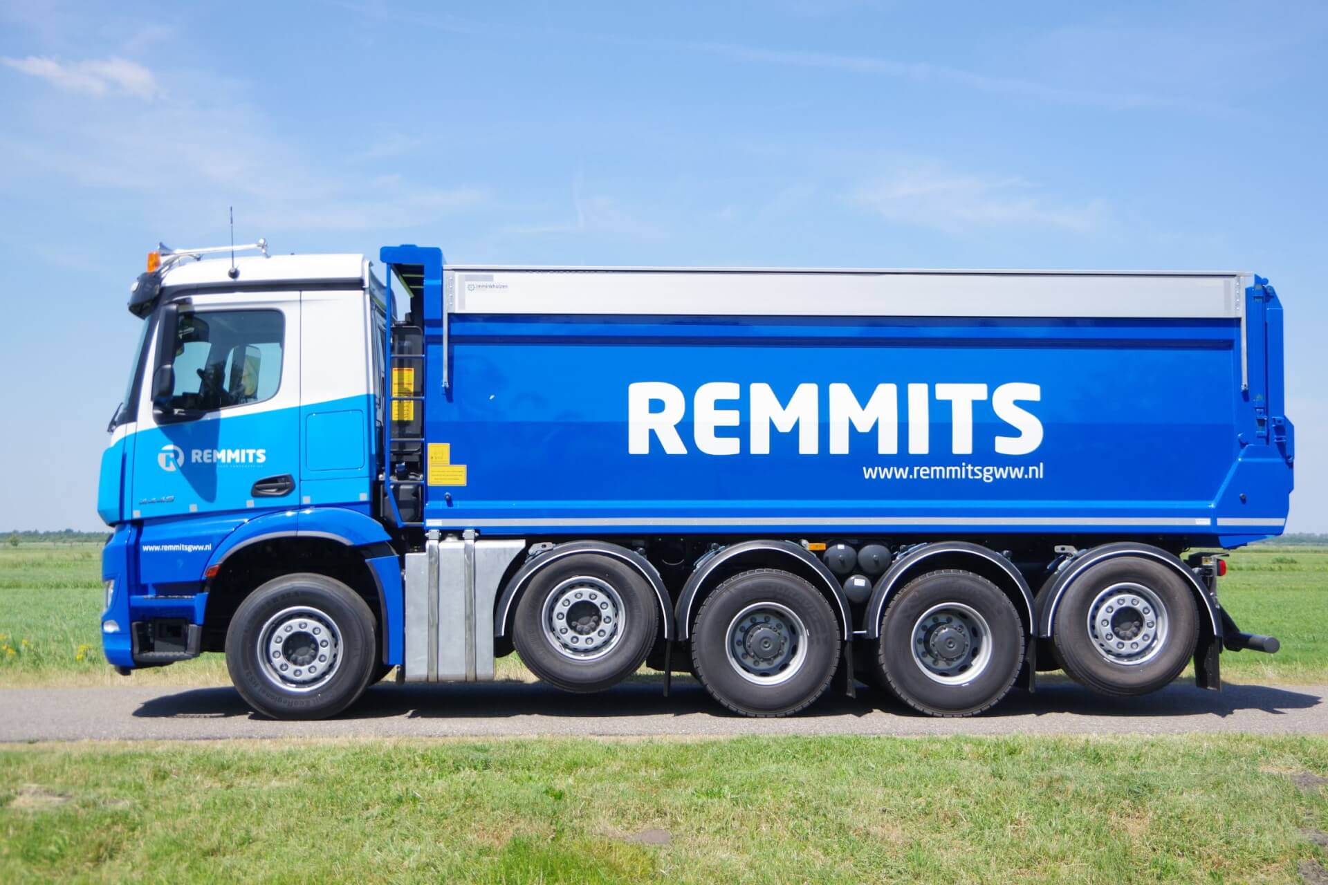 Veldhuizen-Mercedes Quadro 10x4 Remmits lz gw