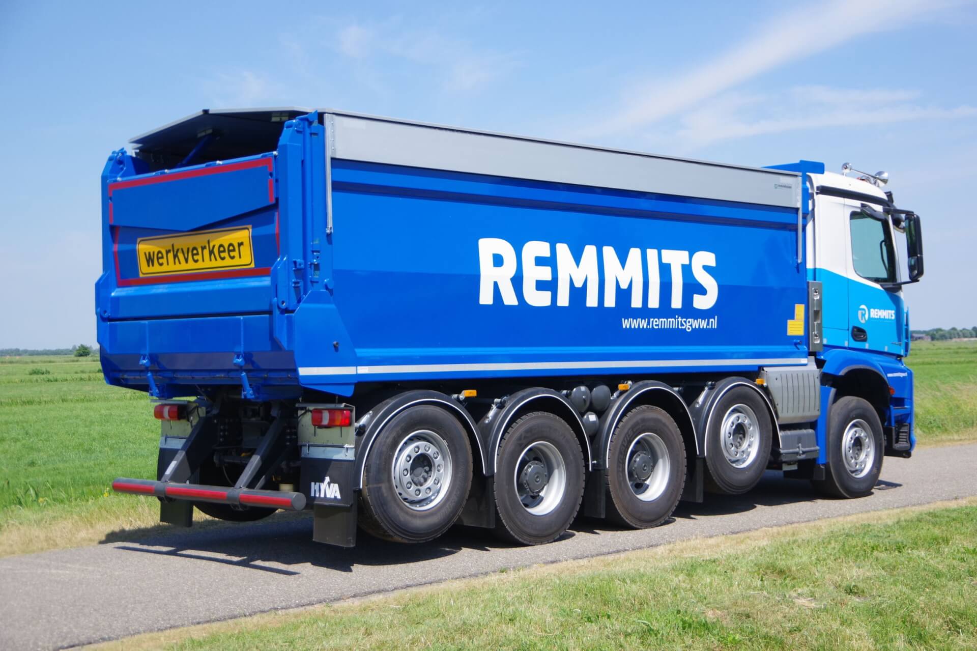 Veldhuizen-Mercedes Quadro 10x4 Remmits ra gw