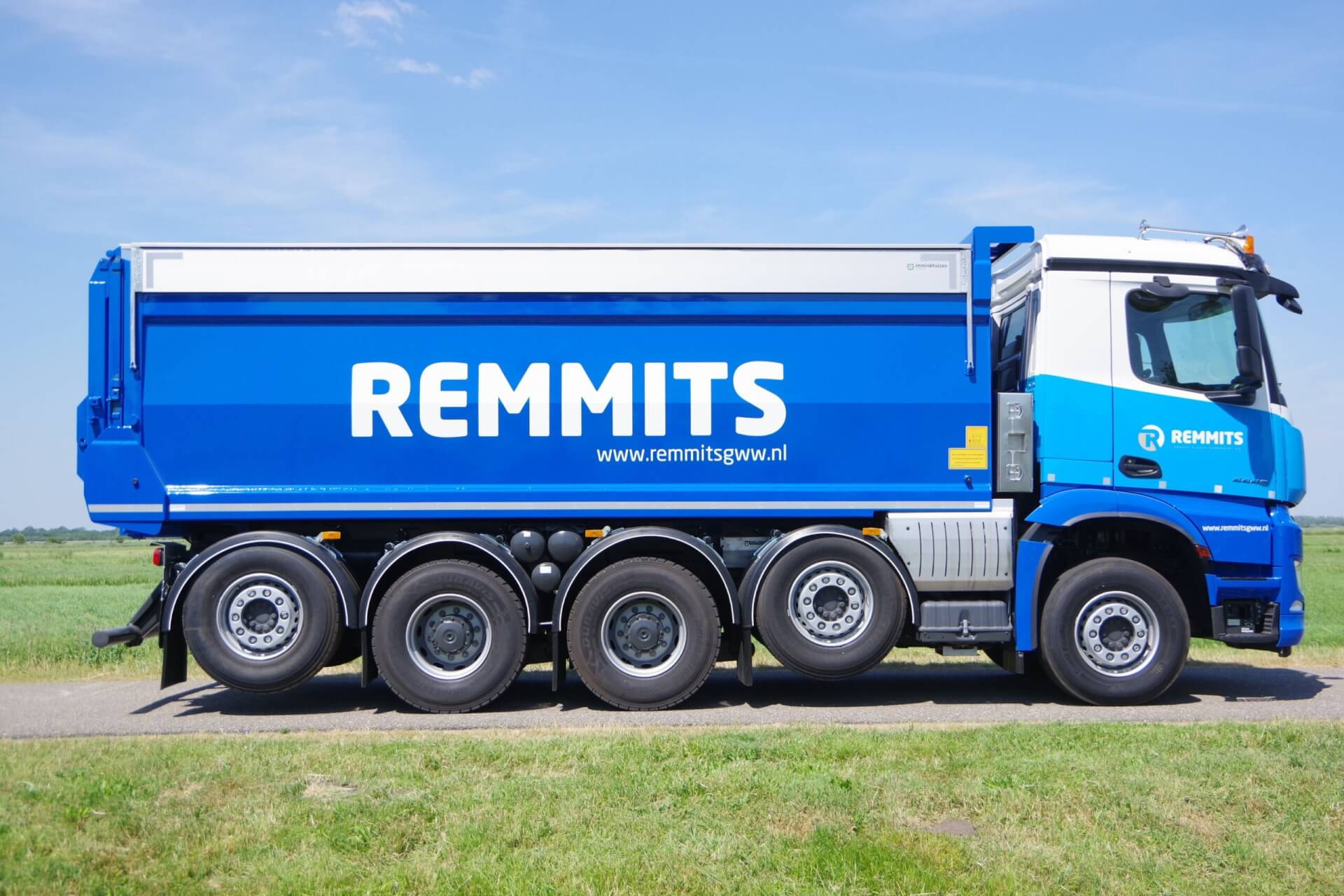 Veldhuizen-Mercedes Quadro 10x4 Remmits rz