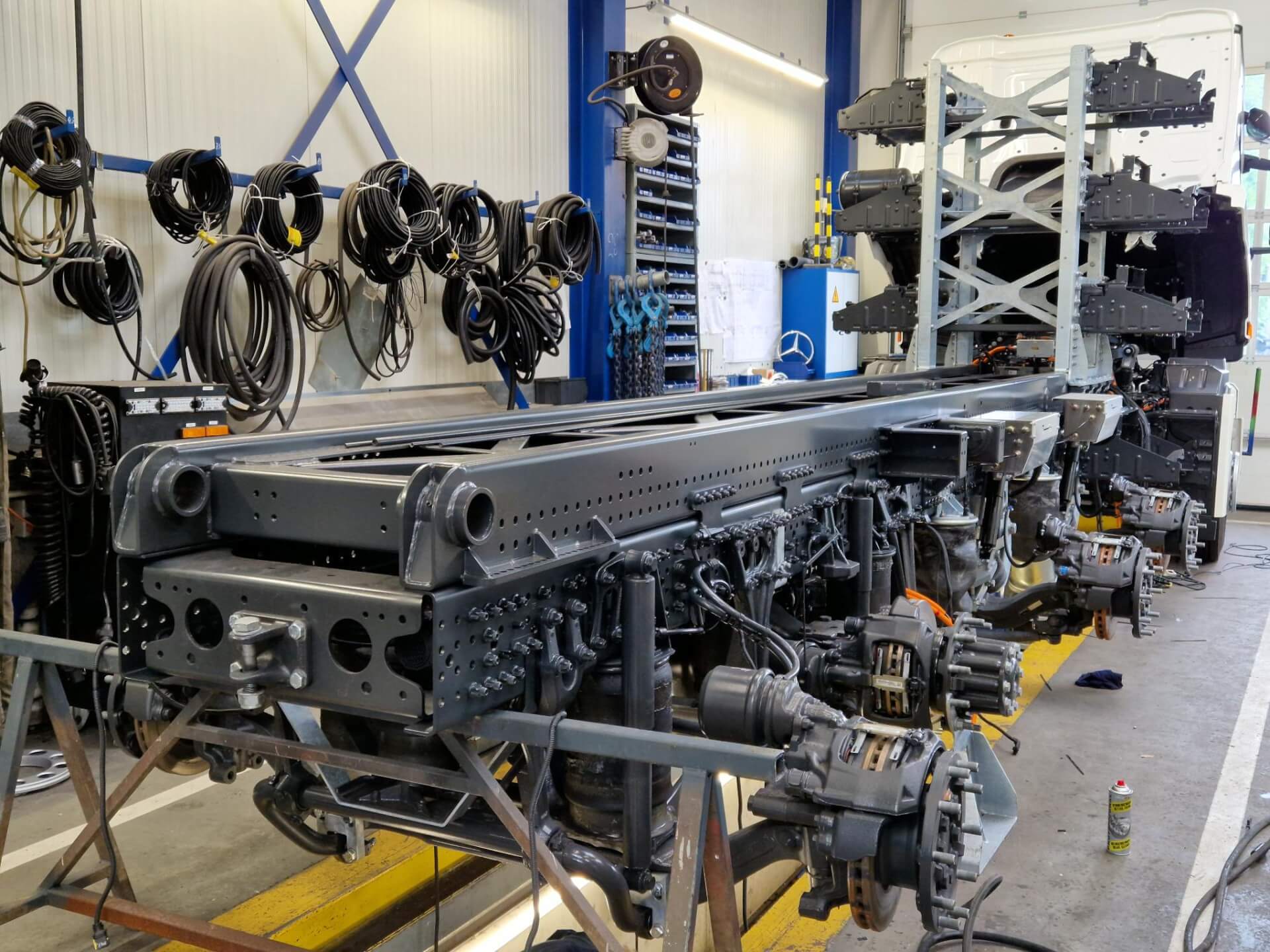 Veldhuizen Trucks 5-asser tijdens bouw ra