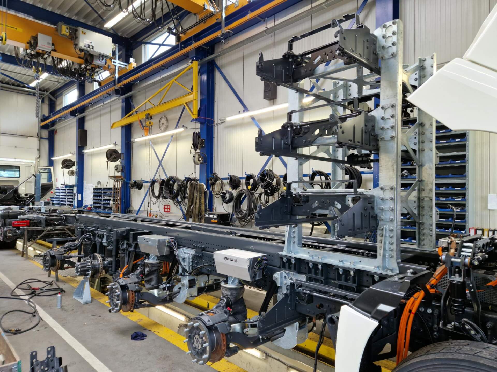 Veldhuizen Trucks 5-asser tijdens bouw rv