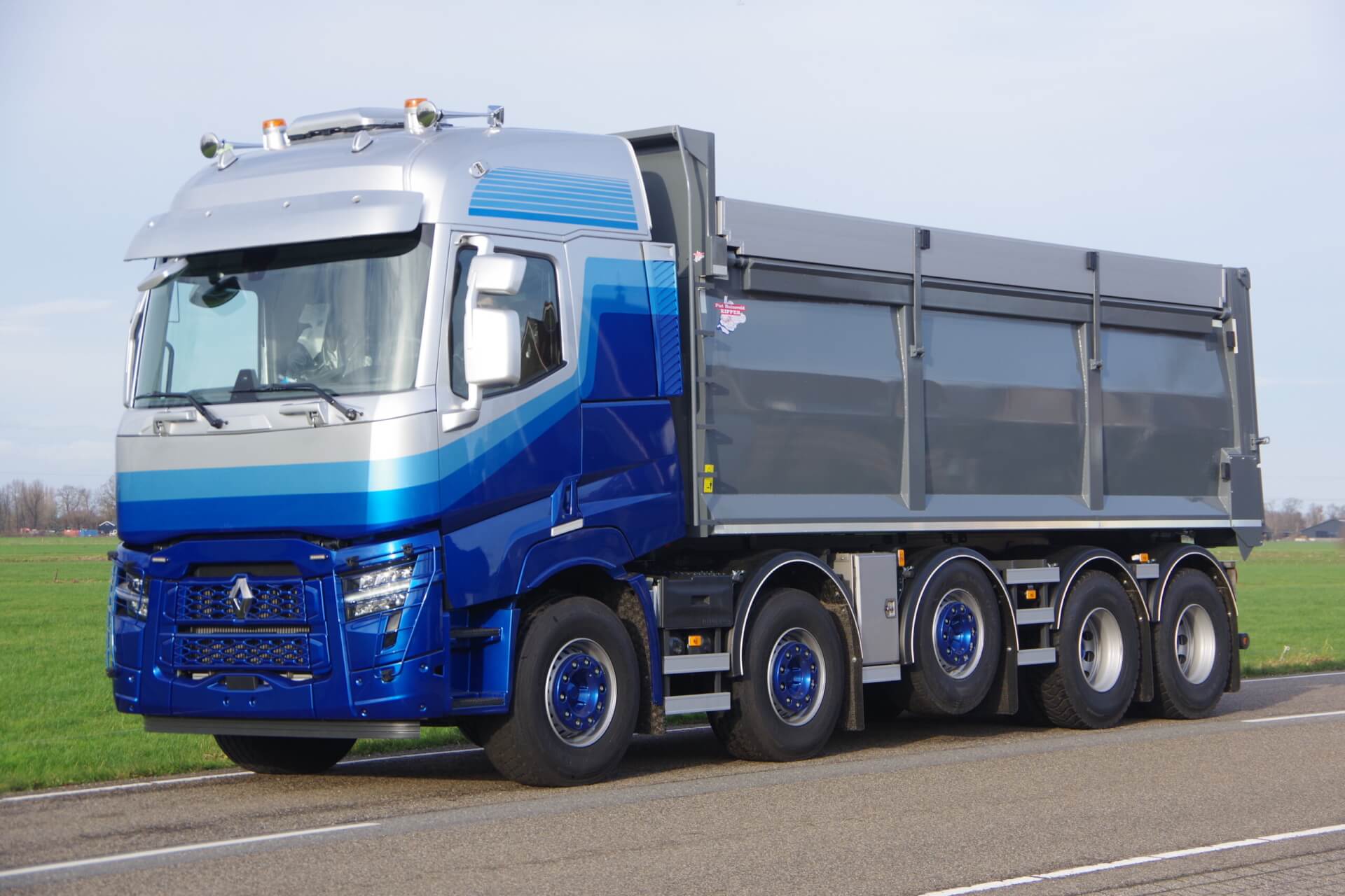 Veldhuizen_Renault_C520_Sleeper_10x4_Jan_Bakker_lv 1