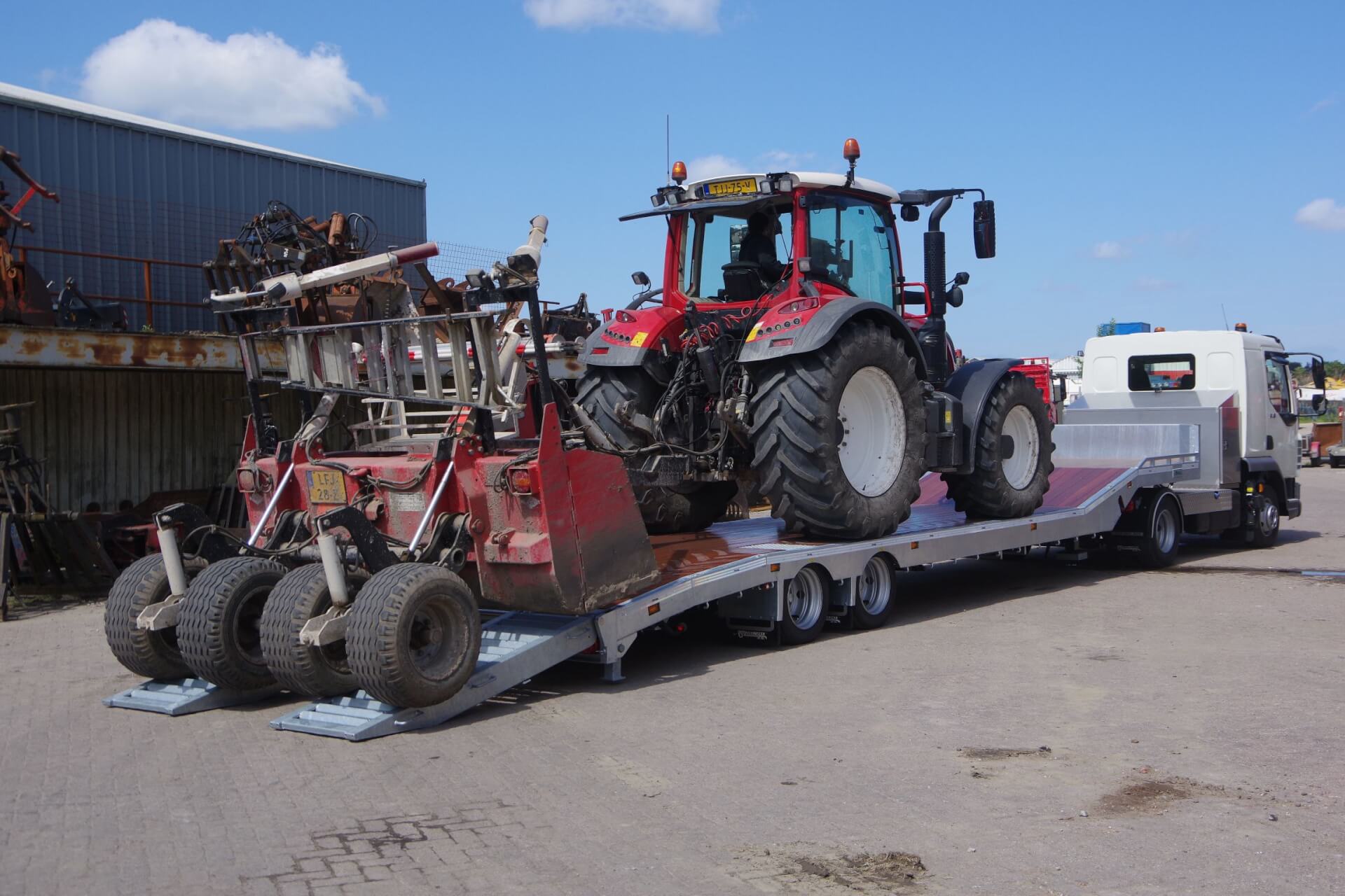 XB-trekker met 10,5m semidieplader 716 laden 7 1 MB