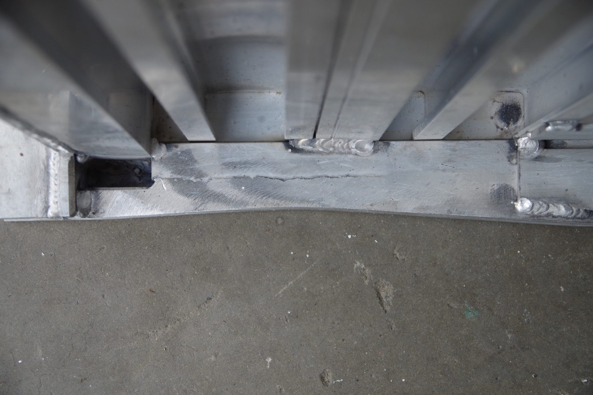 Afgeronde geleide strip voor soepel inrollen