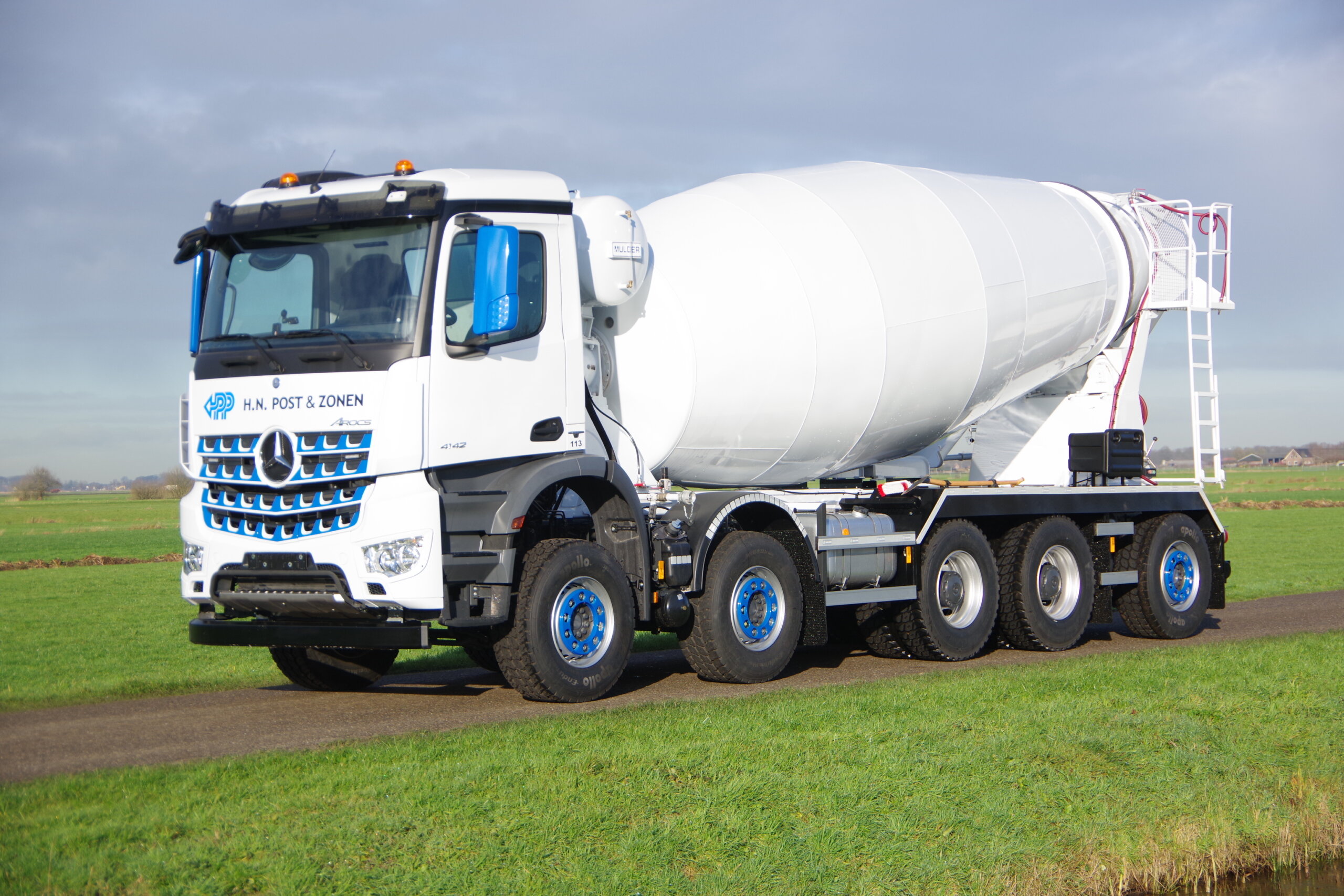 Arocs 10x4 Mulder 15M3 Post lv 4