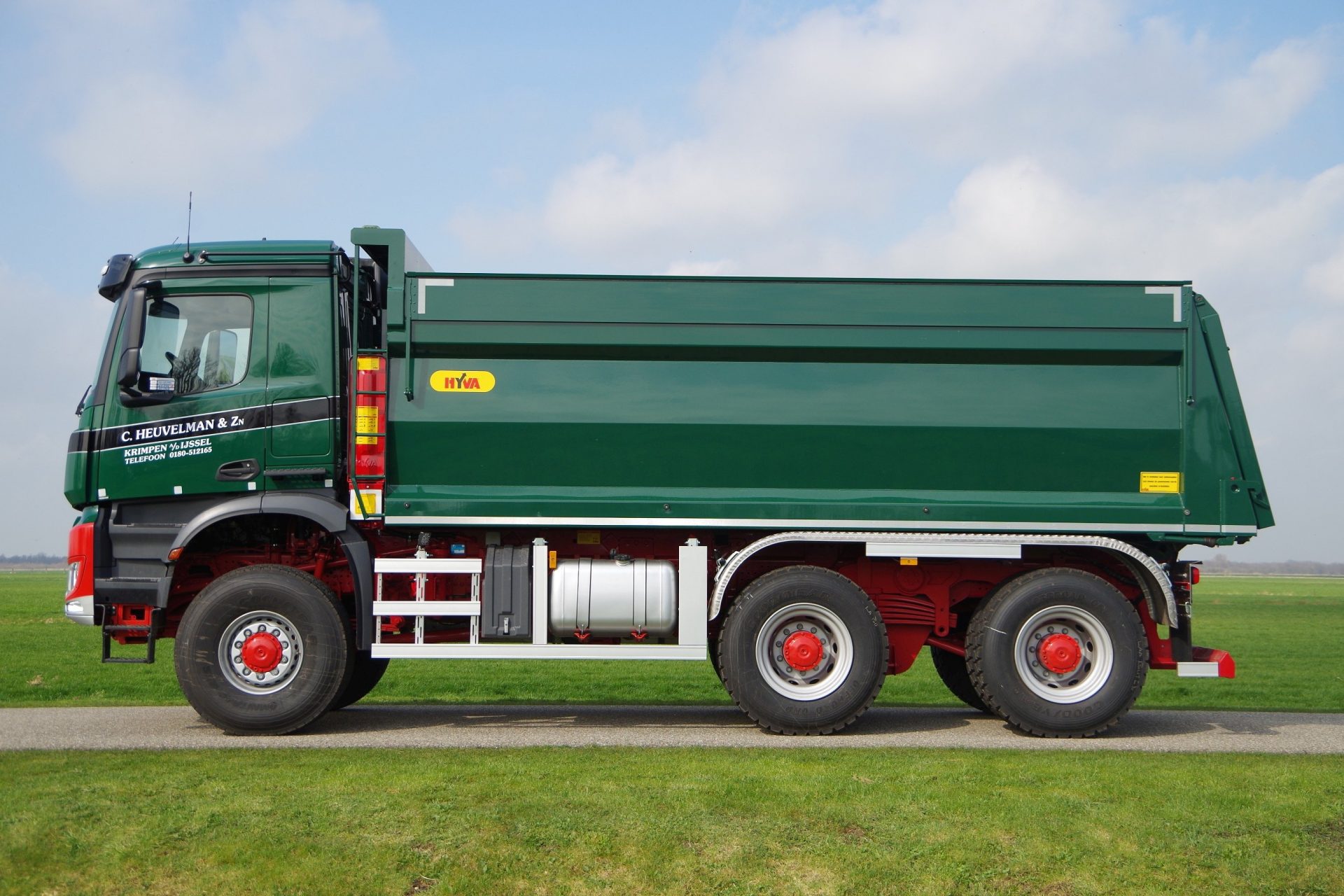 Arocs 3542 met Hyva Kipper lz