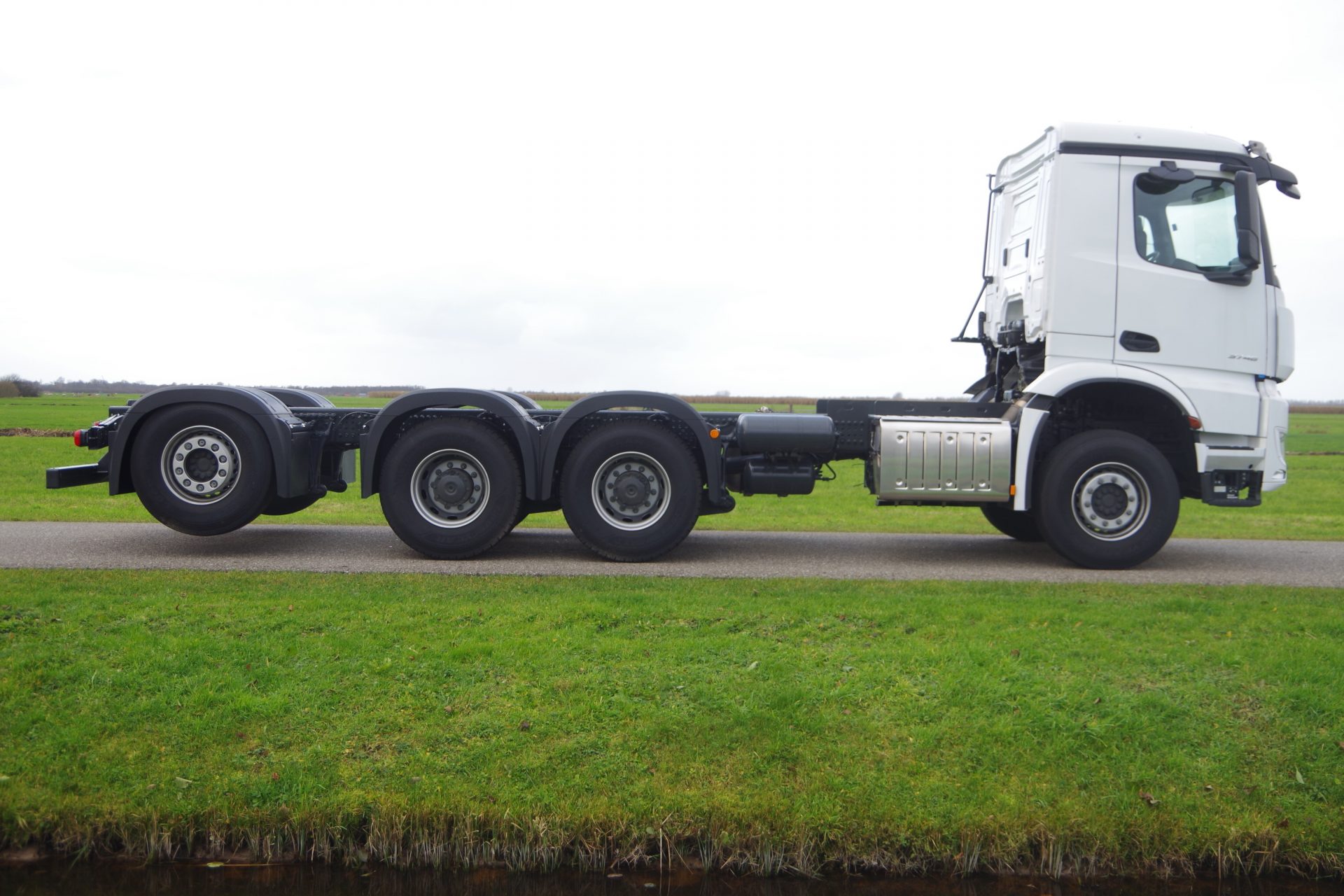 Arocs 3946 Wide Spread chassis rz 1