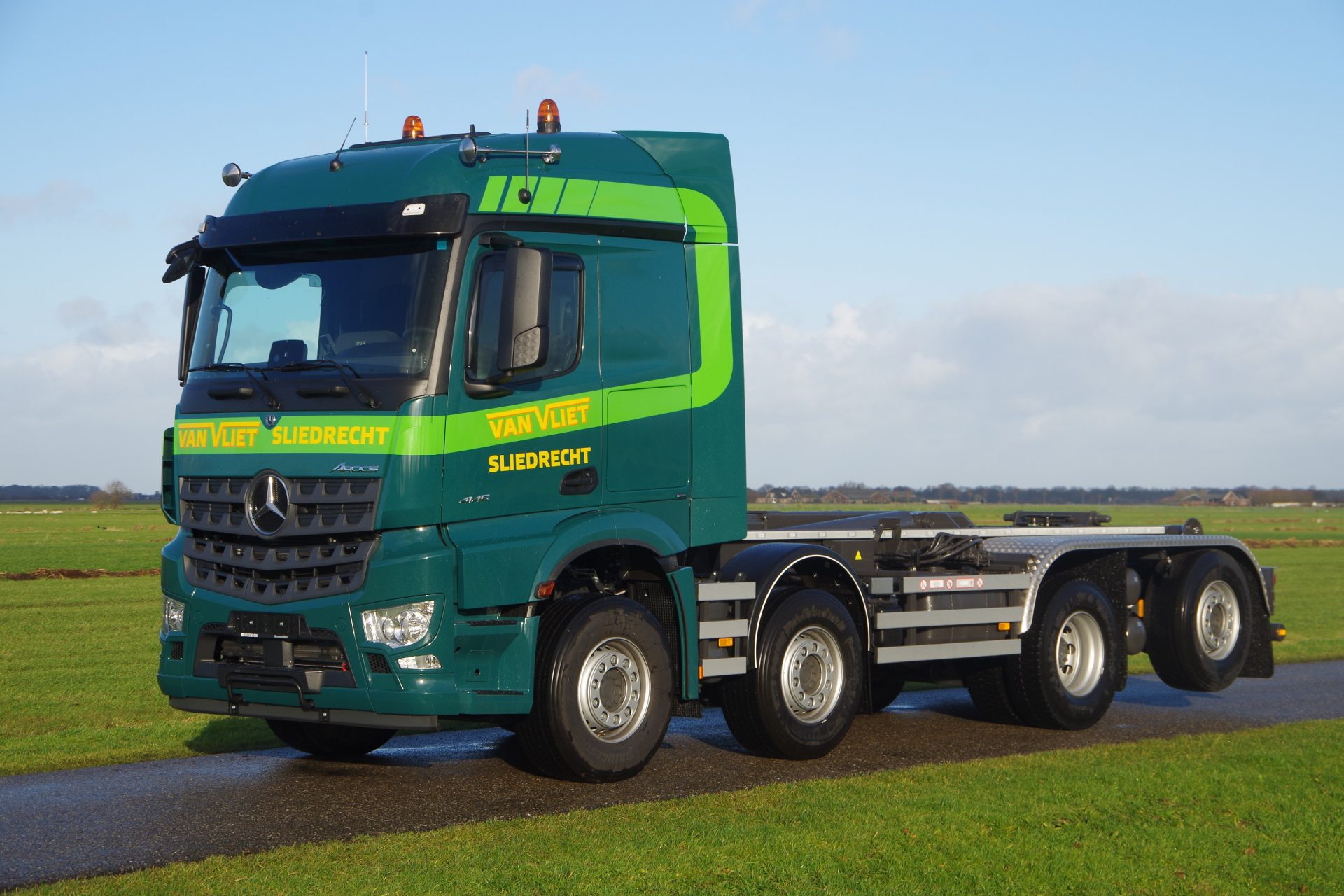 Arocs 4245 Van Vliet met haak lv