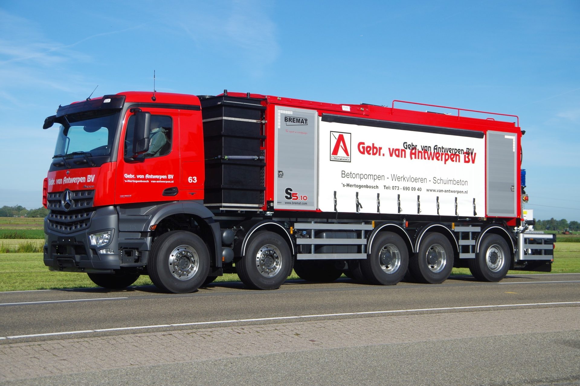 Arocs 4951 met Bremat opbouw lv 4