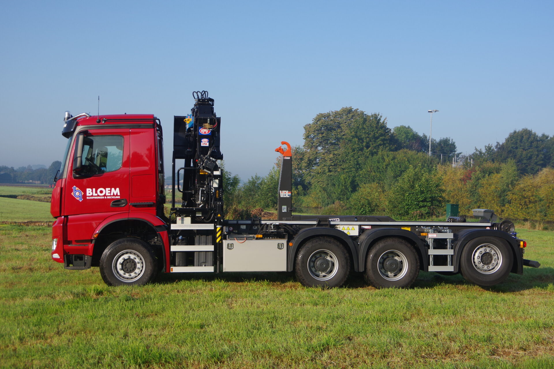 Arocs 8x4 Wide Spread Bloem lz 1