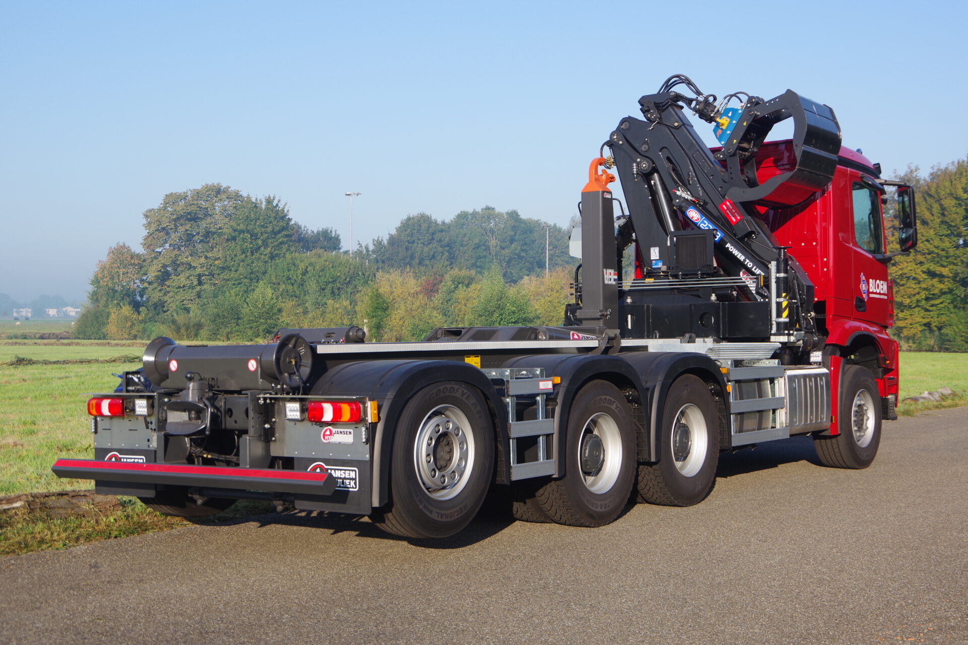 Arocs 8x4 Wide Spread Bloem ra 1