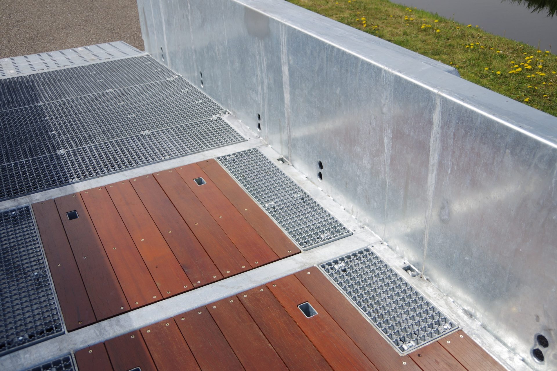 Binnenzijde dieplaad oplegger 25 T open v