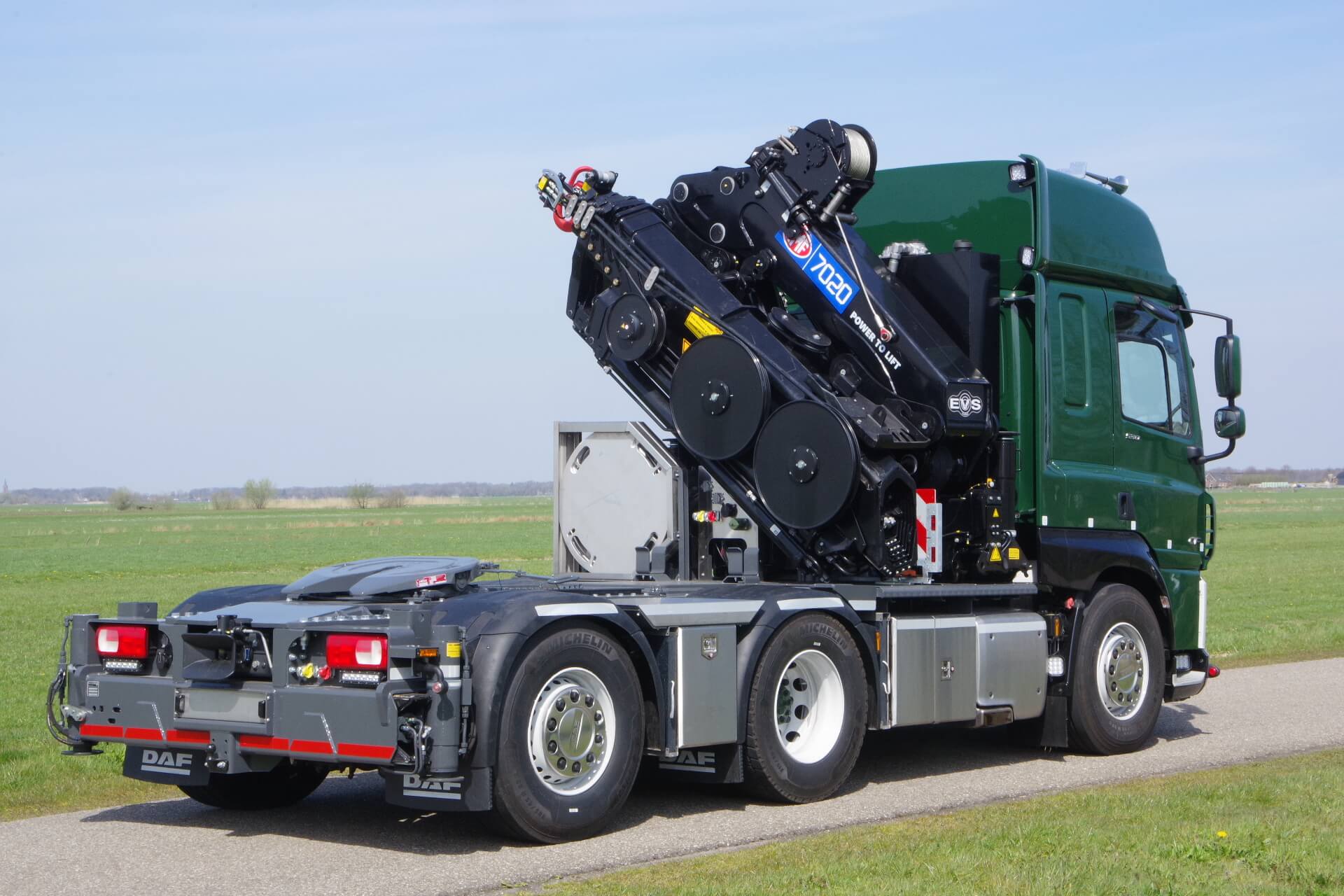 DAF 6x2 Wide Spread van Dijk Genemuiden met 70T HMF ra