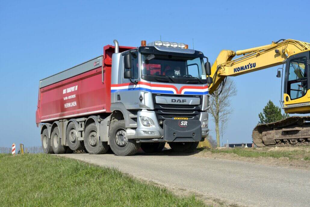 daf_10x4_mus_veldhuizen_hyva-bij-komatsu-1030x688