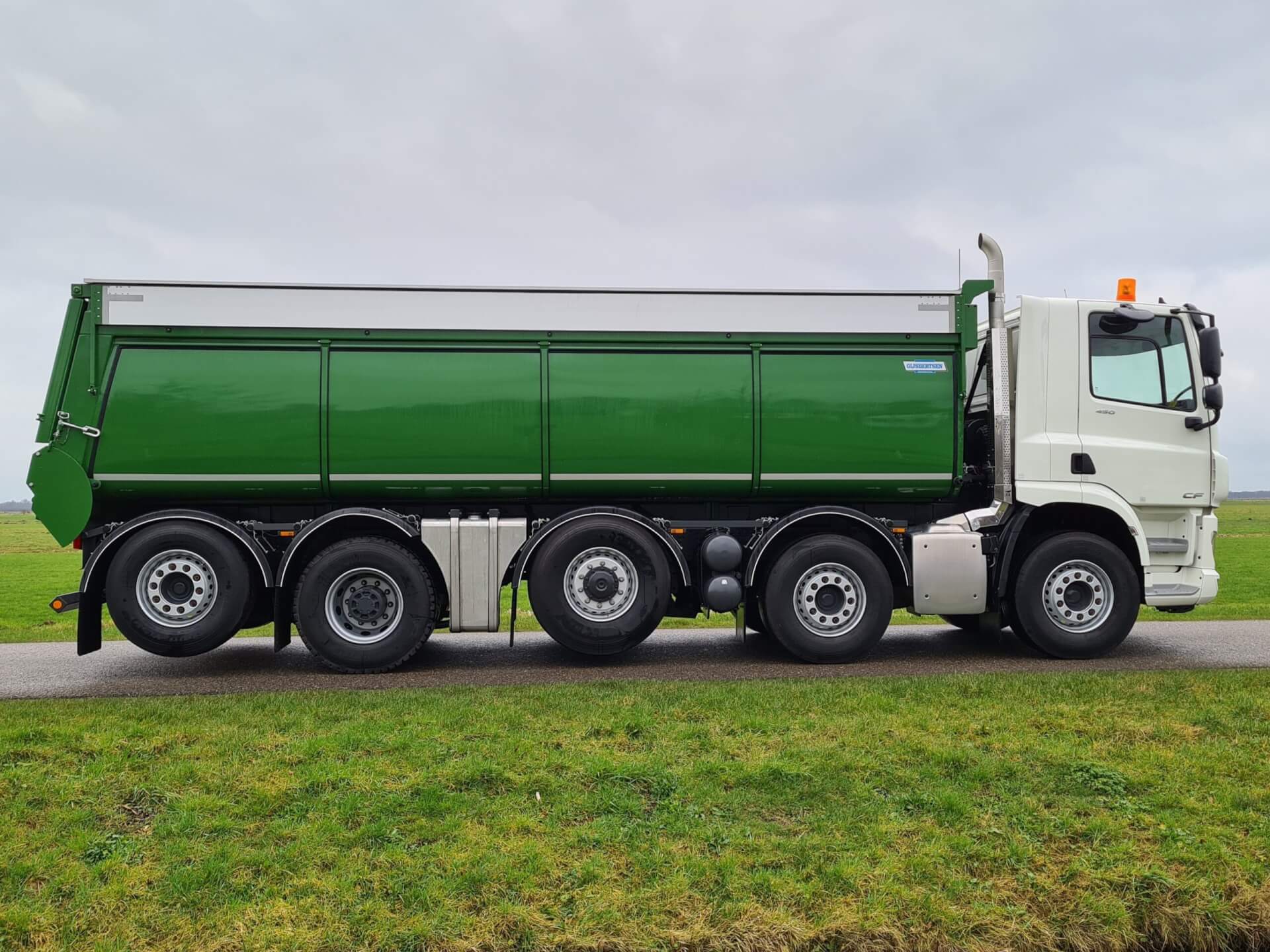 DAFCF450 met 11,5 tons gestuurde tussenas