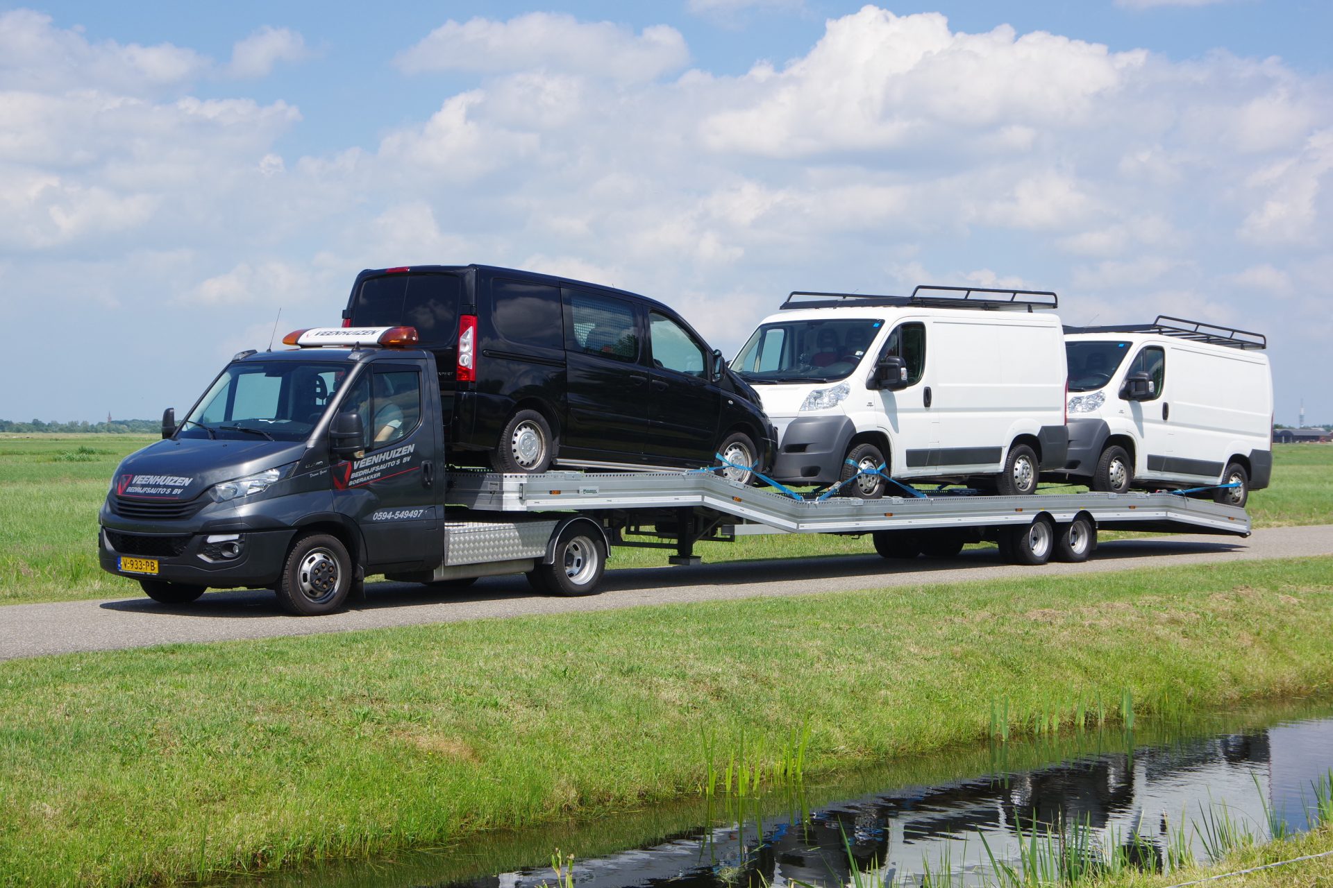 Daily 40C18 A8 met 13,6m auto oplegger Fa Veenhuizen lv 2