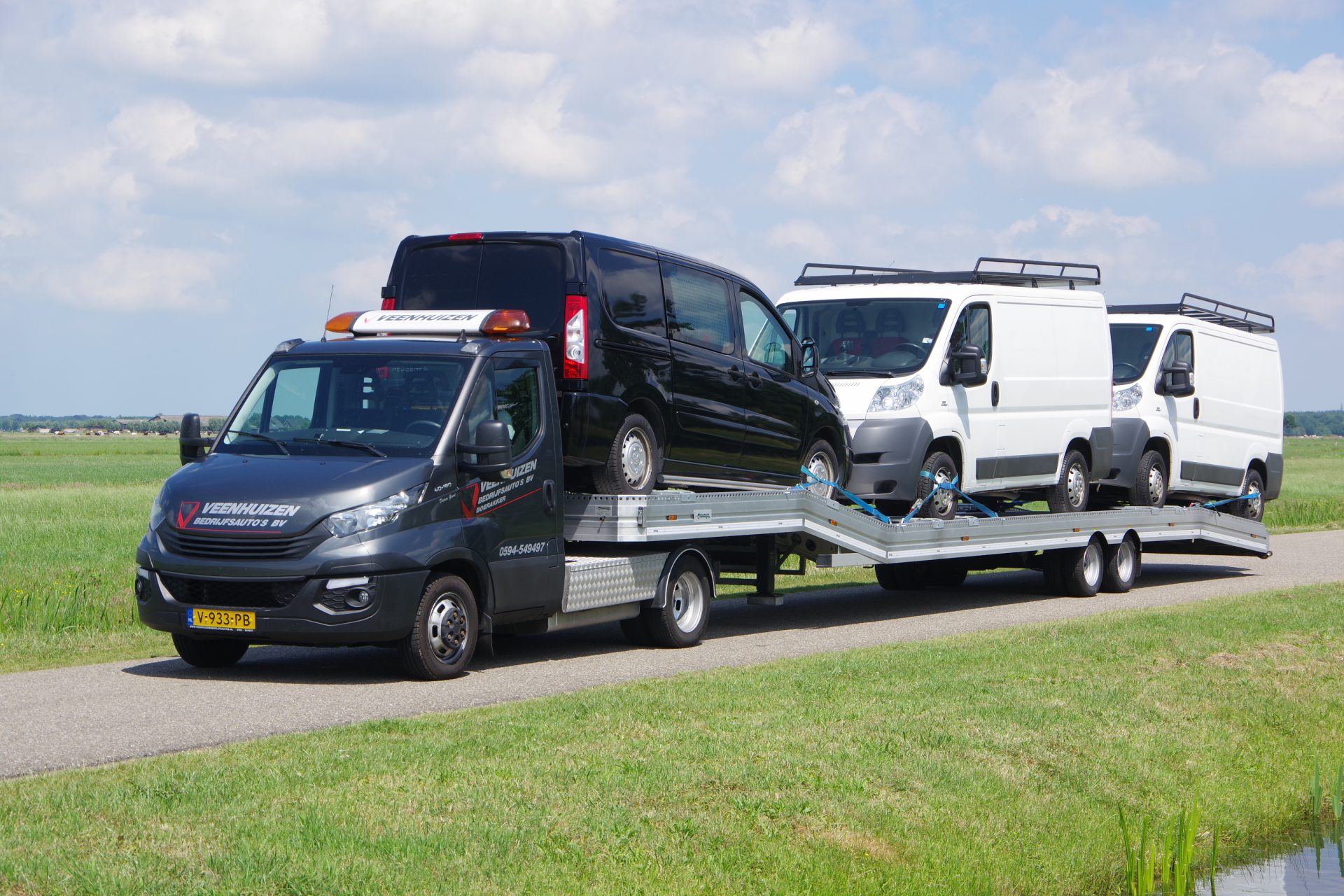 Daily 40C18 A8 met 13,6m auto oplegger Fa Veenhuizen lv 4