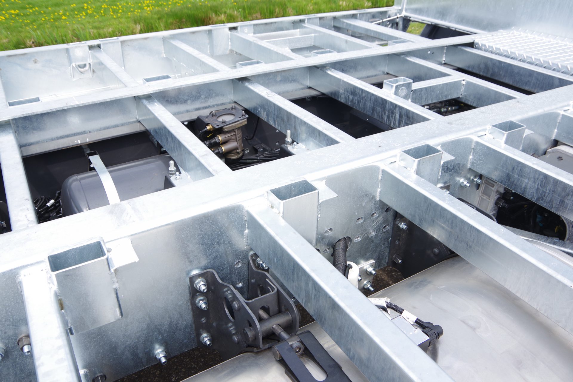 Doorlopende Dwarsligger en extra diesletank