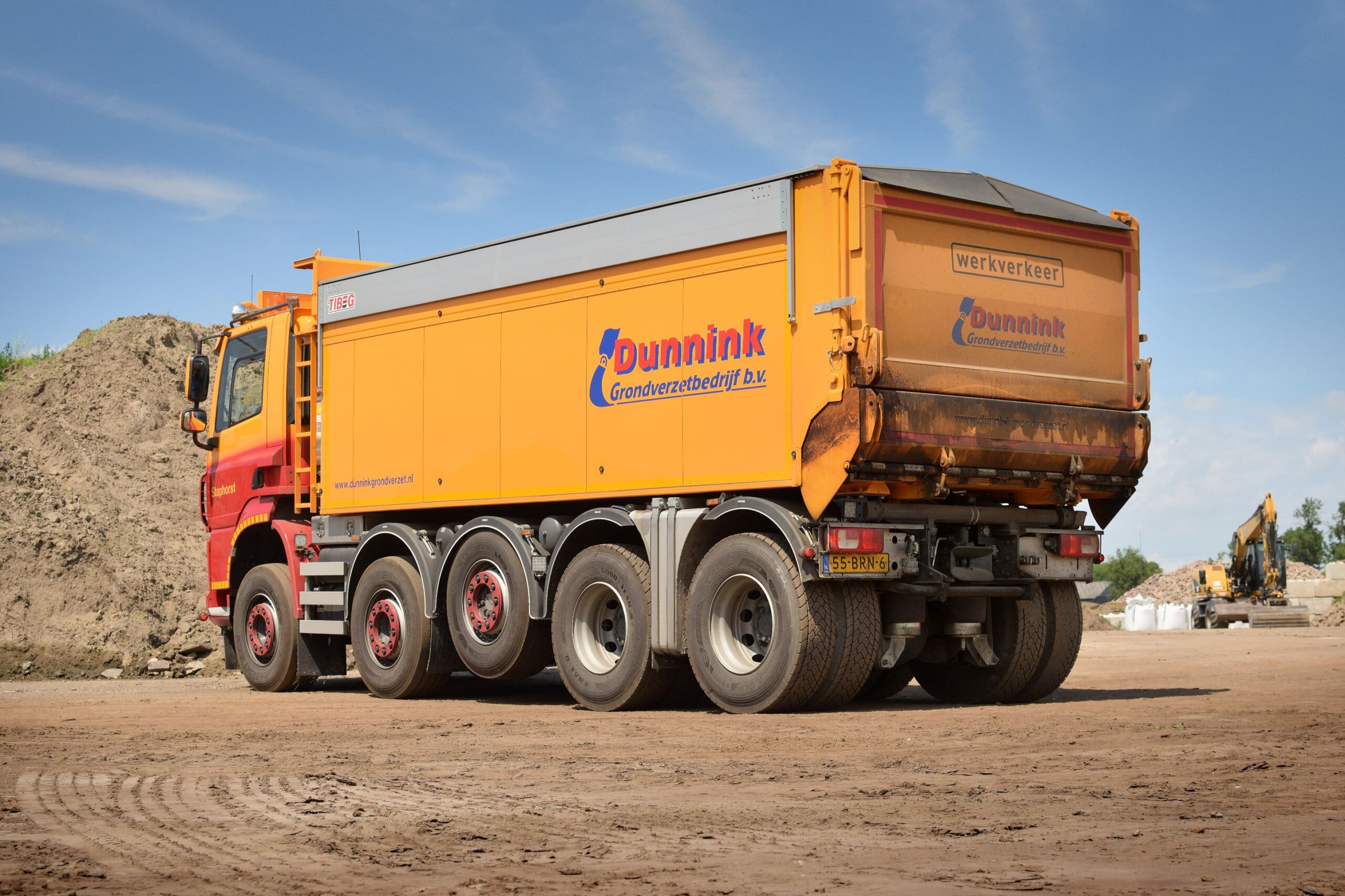 Dunnink_DAF_CF10x4_Quadro_Veldhuizen la