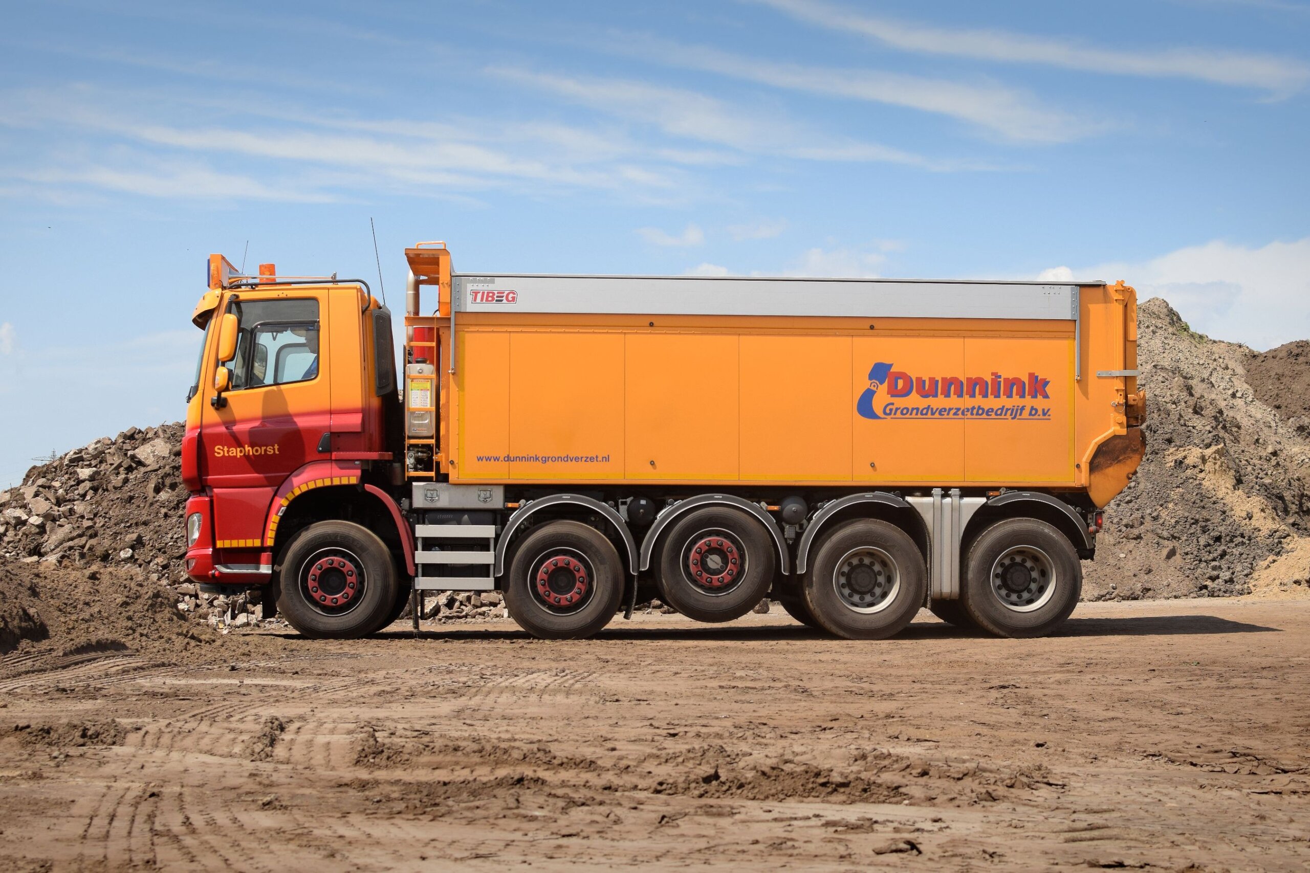 Dunnink_DAF_CF10x4_Quadro_Veldhuizen lz