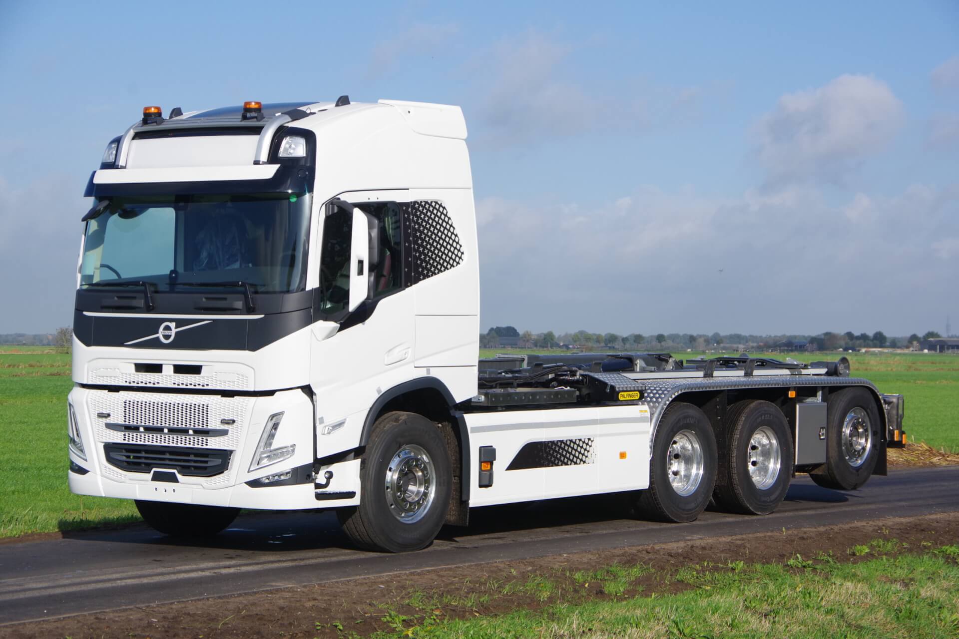 e-VOLVO 8x4 Wide-Spread _Palfinger_HT 30 v Vulpen lv 3