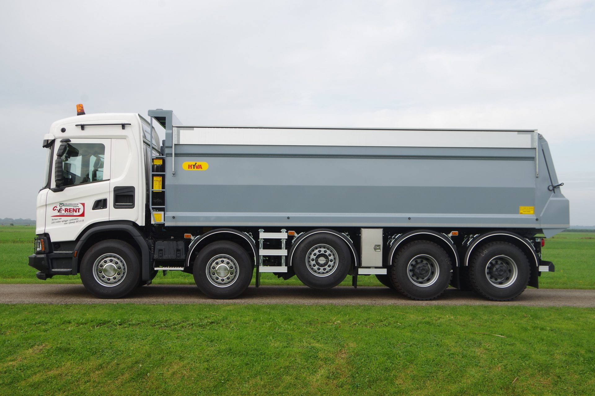 G 450 10x4 midlift 7,1m Hyva lz 2