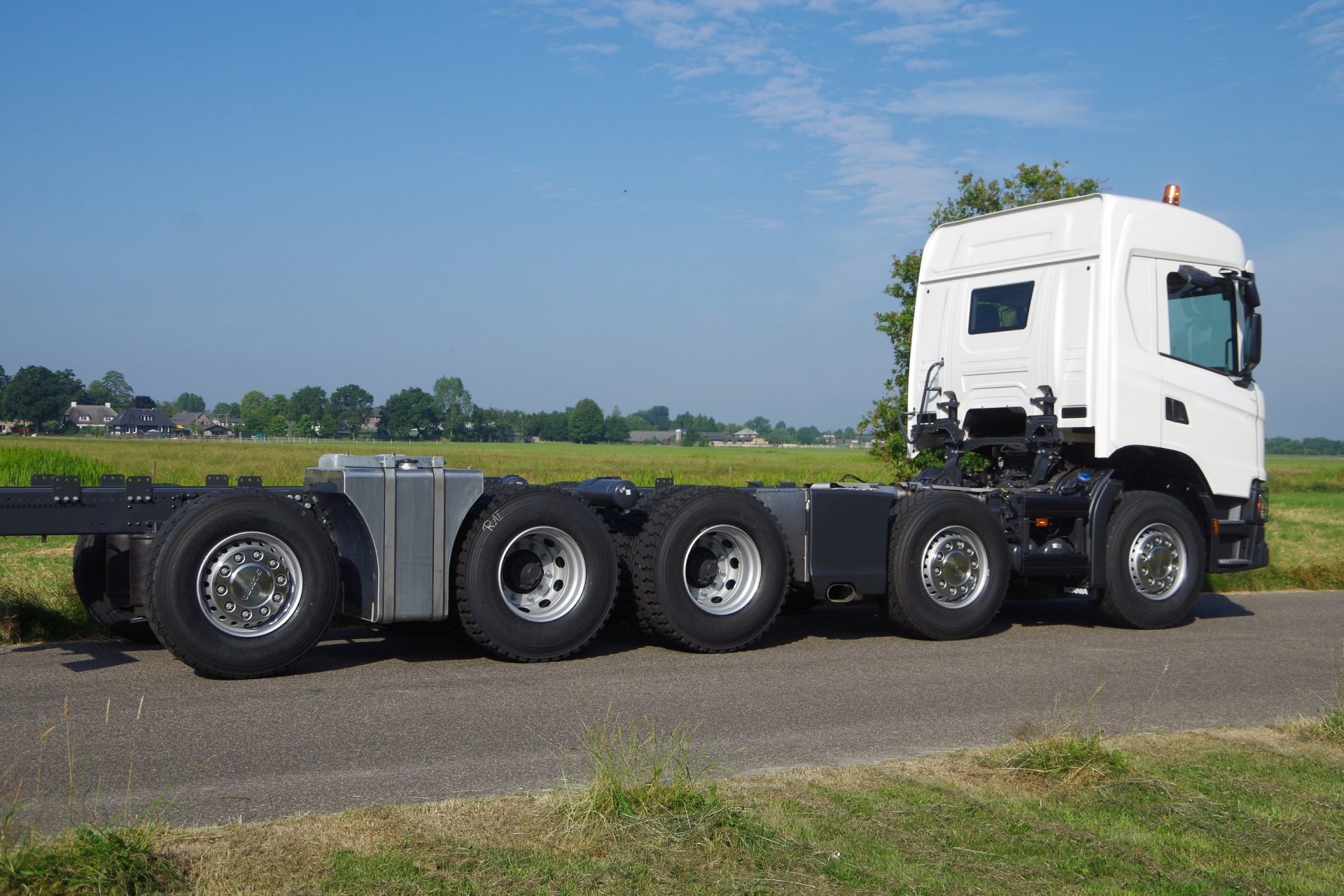 G 450 5-asser 49 ton chassis ra