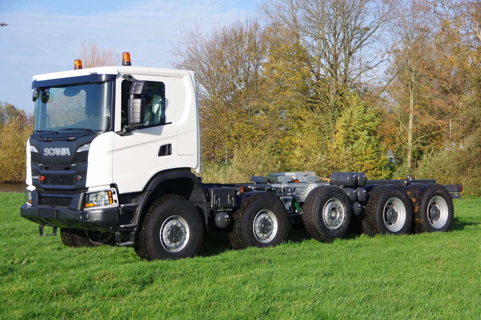 G 500 10x8 325 95 R 24'' Banden lv 1