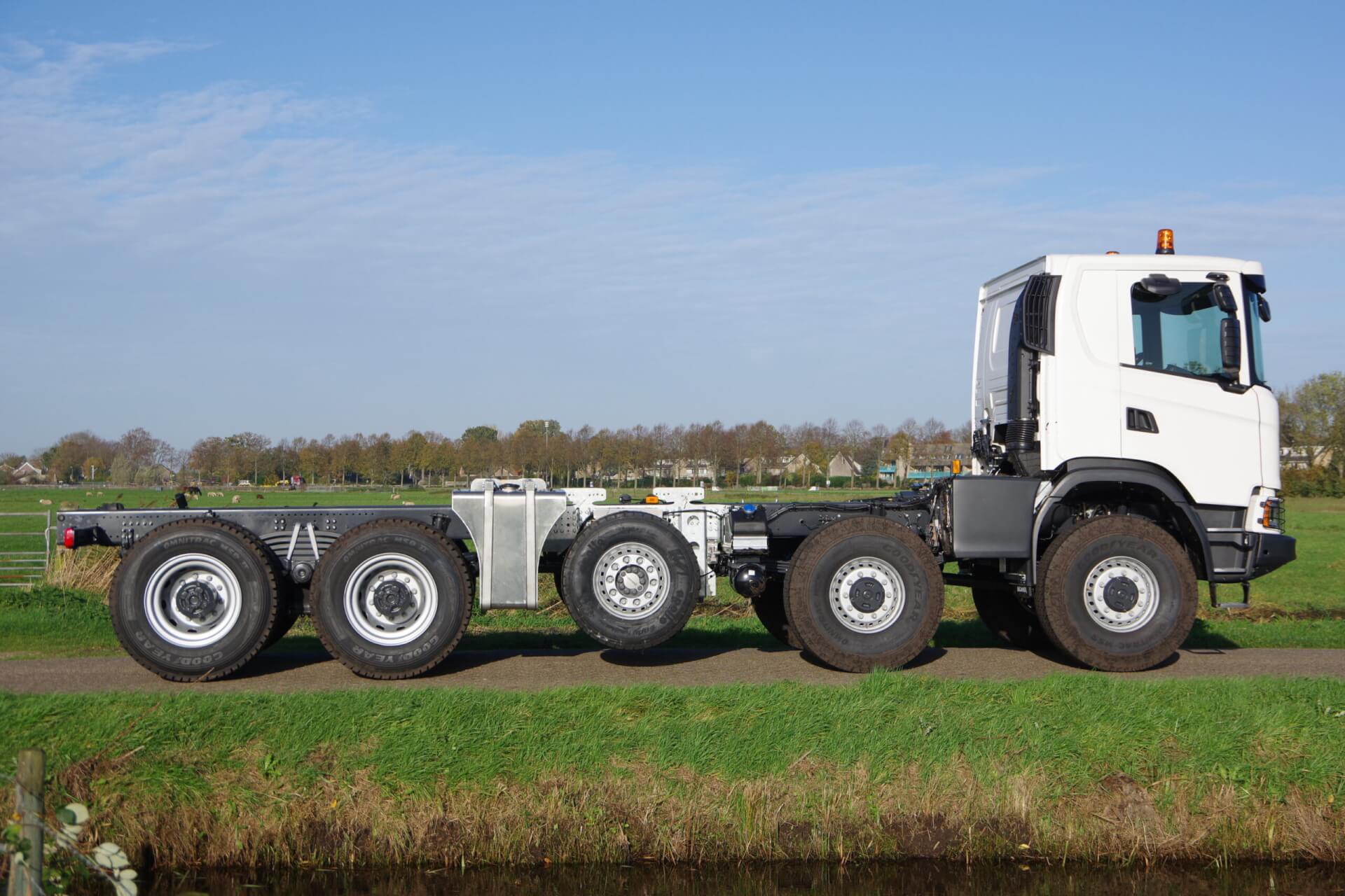 G 500 10x8 325 95 R 24'' Banden rz