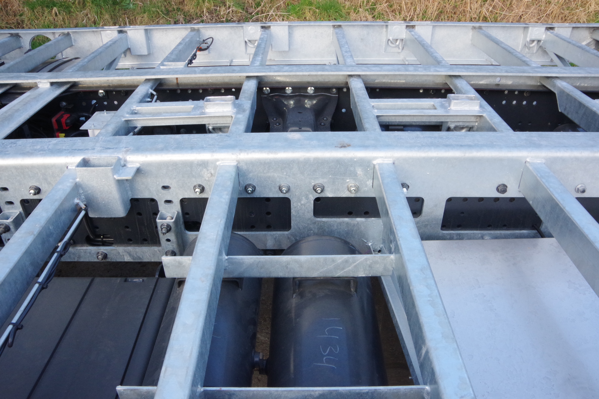 IVECO_S-WAY 29-85 dwarsligger midden 50 mm .