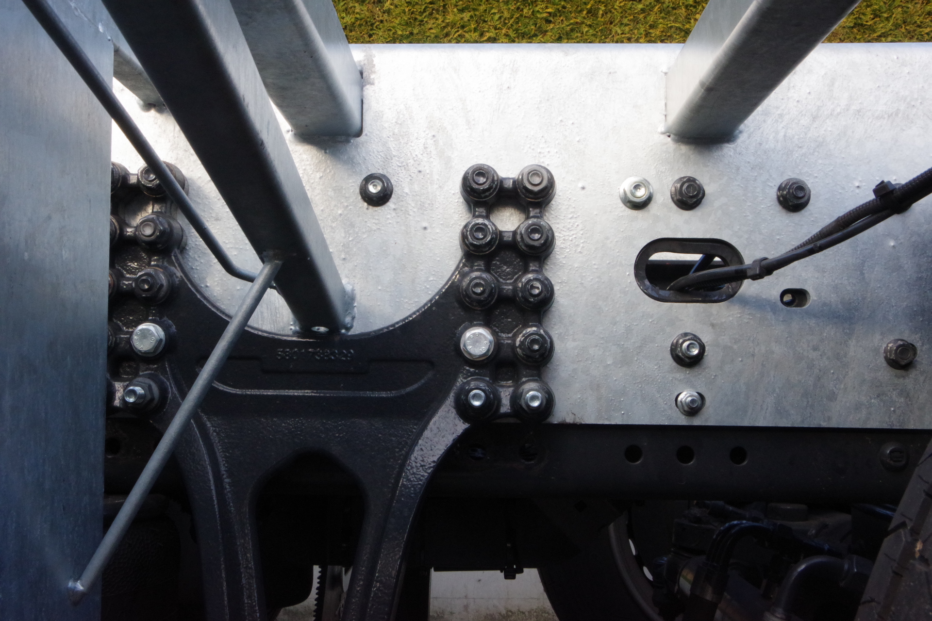 IVECO_S-WAY_29-85 chassis versterking achteras