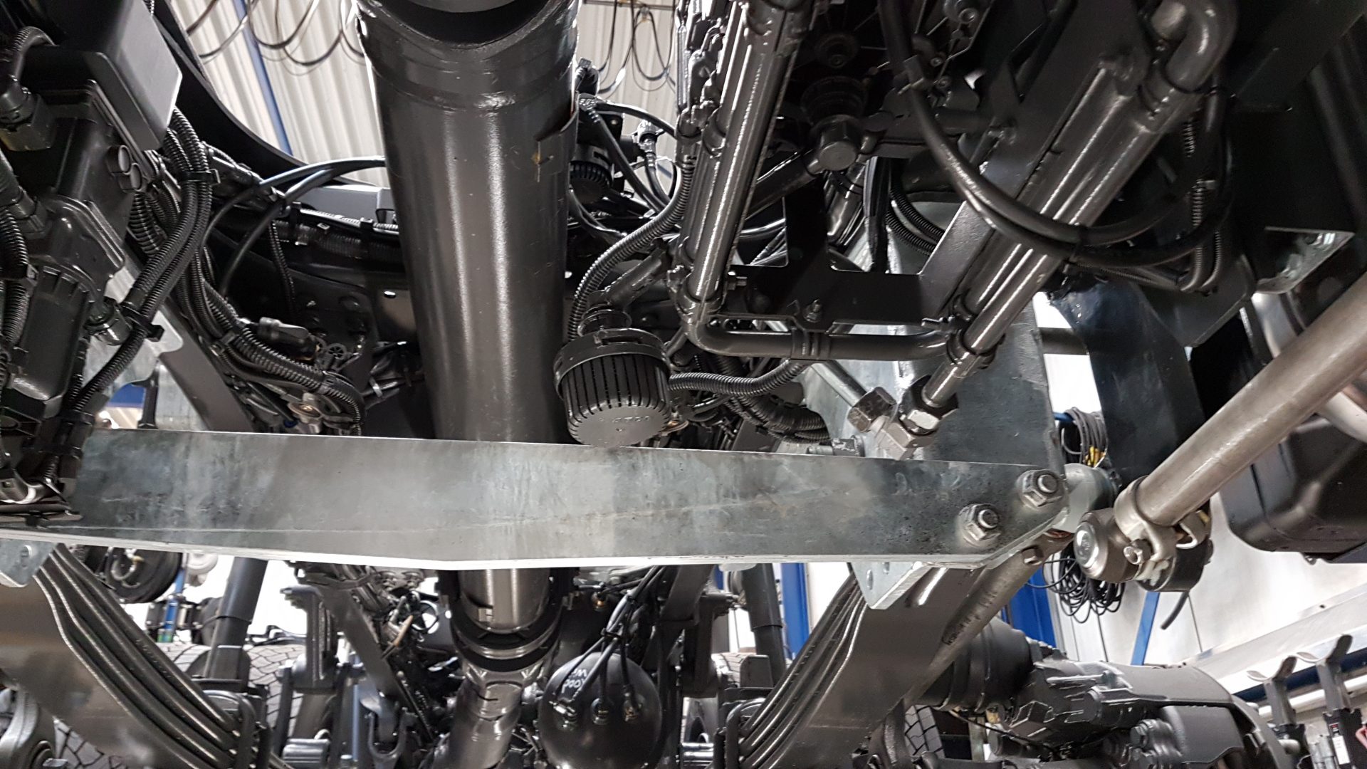 Koppelstrip tussen veerhanden