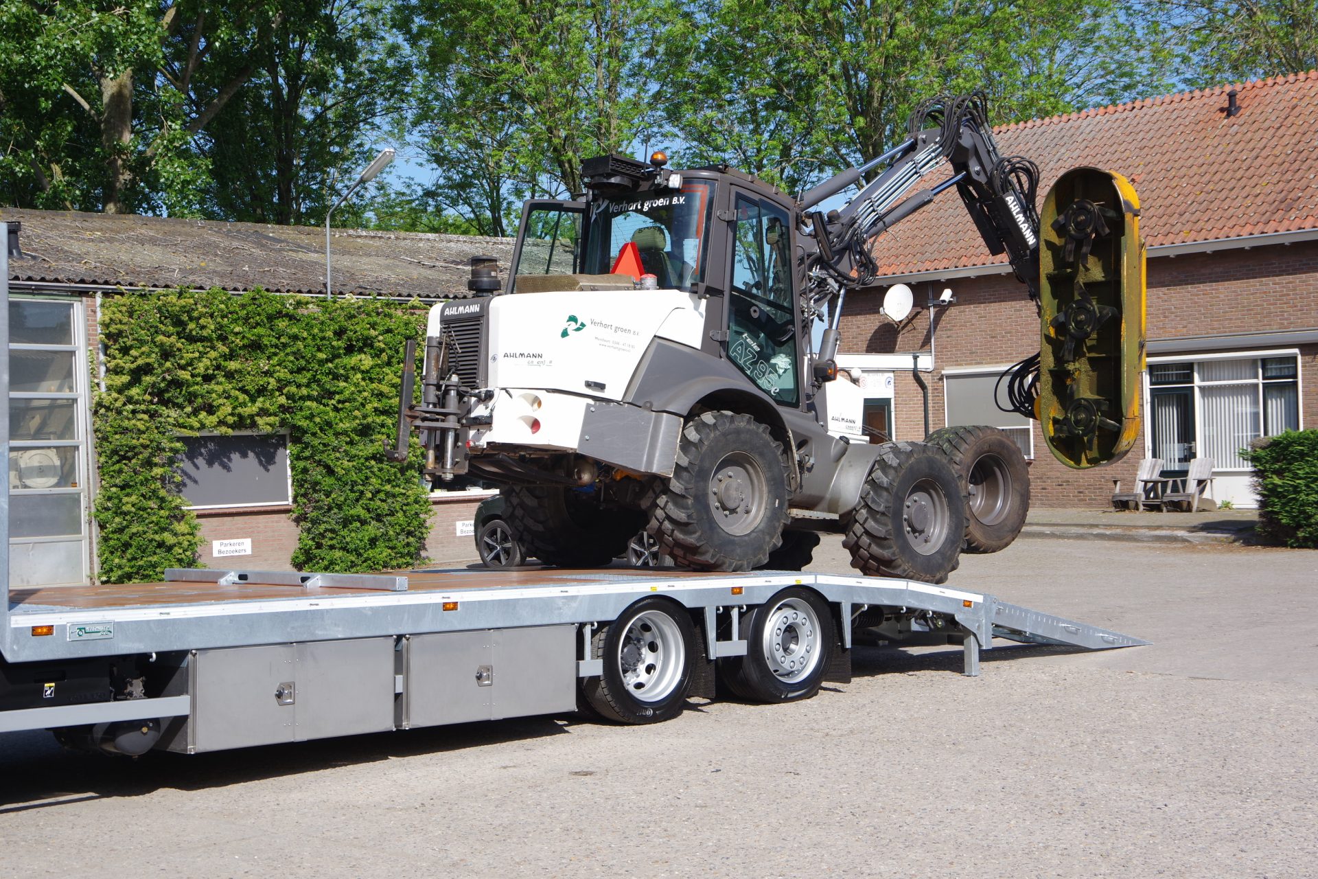 Laden AZ-95e lv close 2