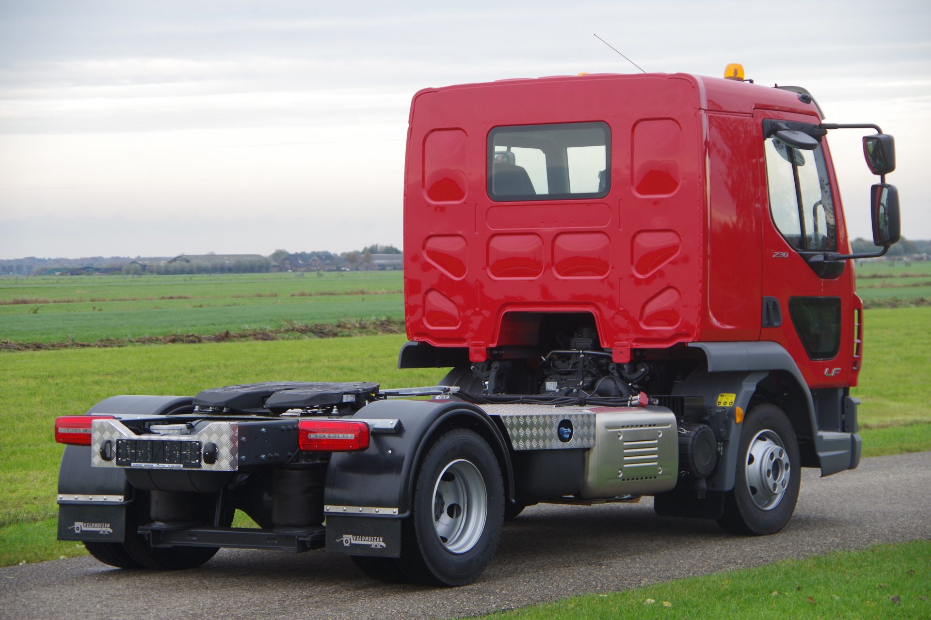 LF 230 Trekker rood ra 1