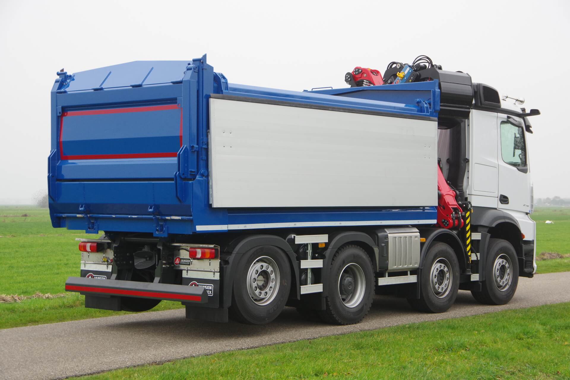 MERCEDES_Huygenvoort_8x2_wide-Spread_HMF ra