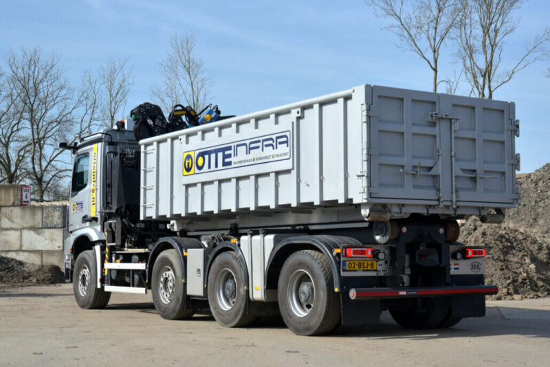 Mercedes-Benz Arocs 8×4 Hydro WSG Triple