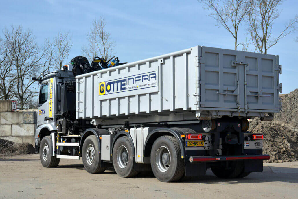 Mercedes-Benz Arocs 8×4 Hydro WSG Triple