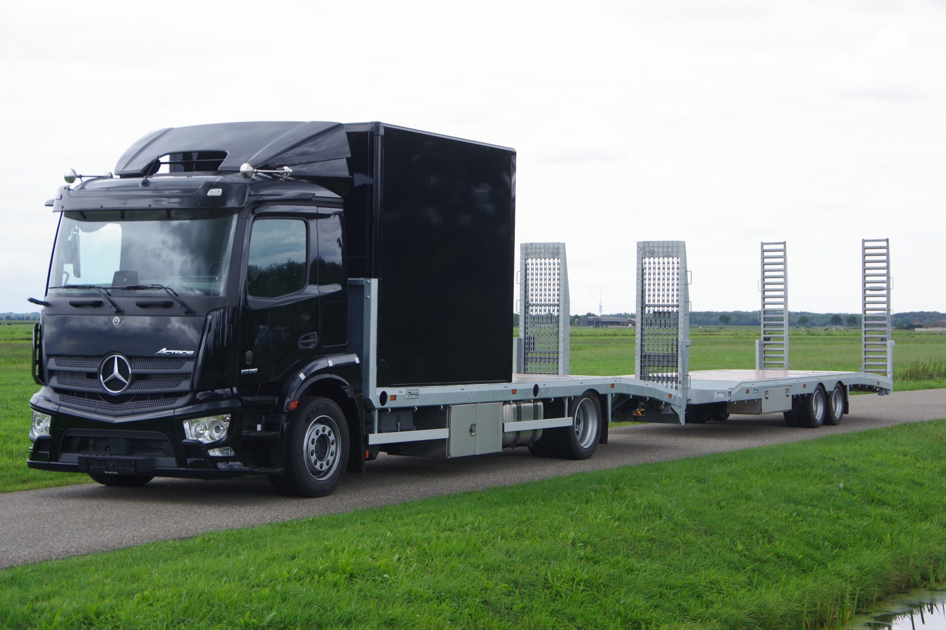 OprijArocs 20-75 met 7,5m aanhanger lv 1