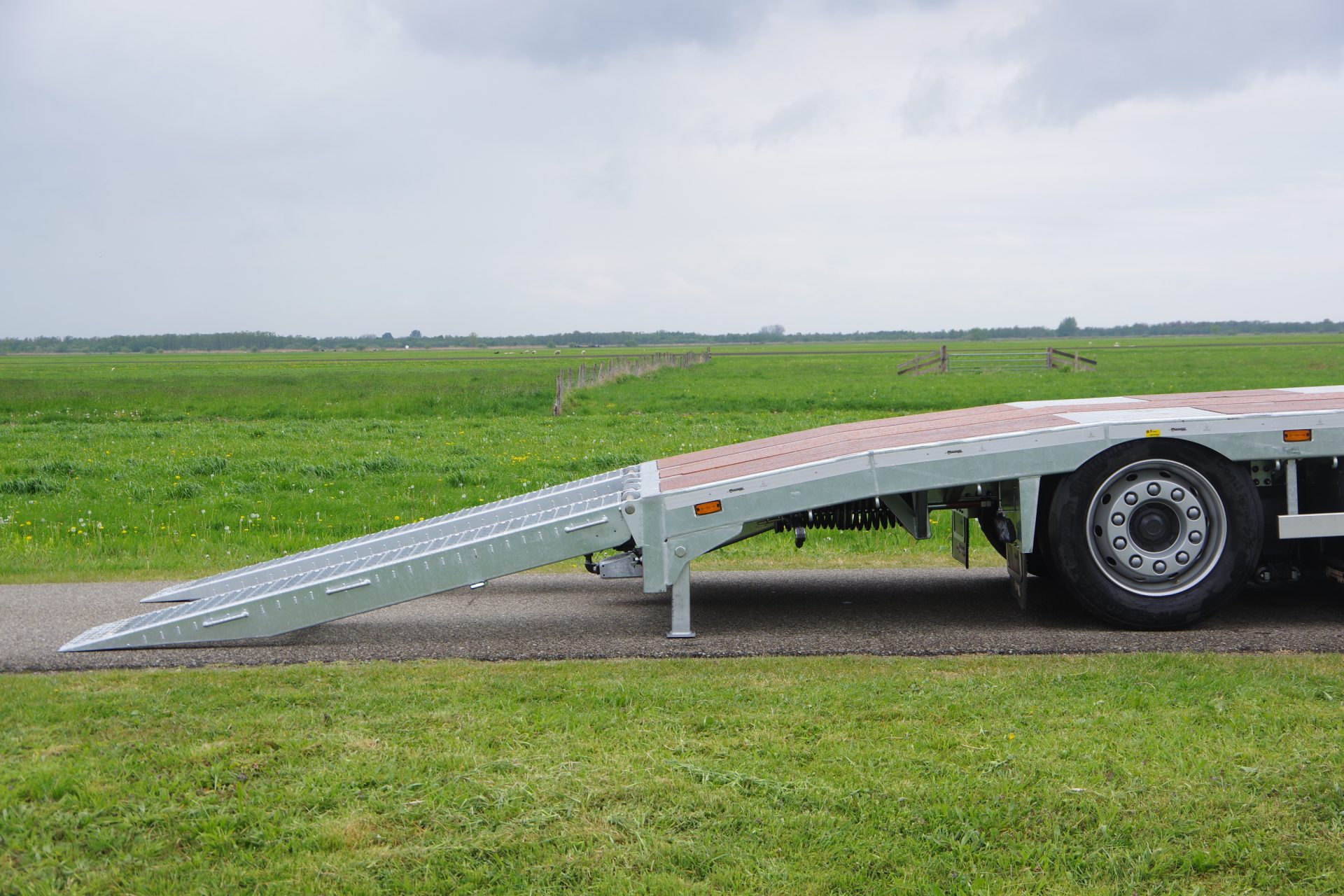 OprijFM dubbelle afschuining en roostergoten rz