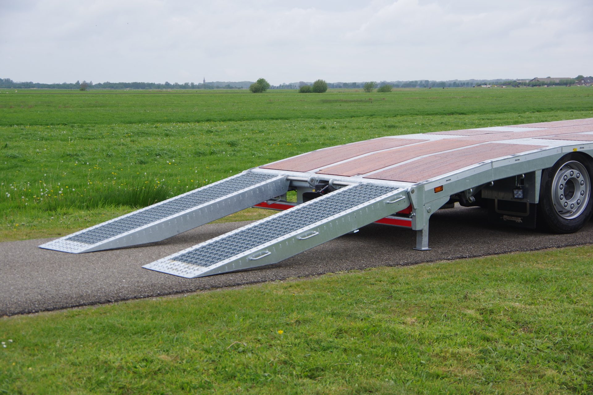 OprijFM dubbelle afschuining en roostergoten