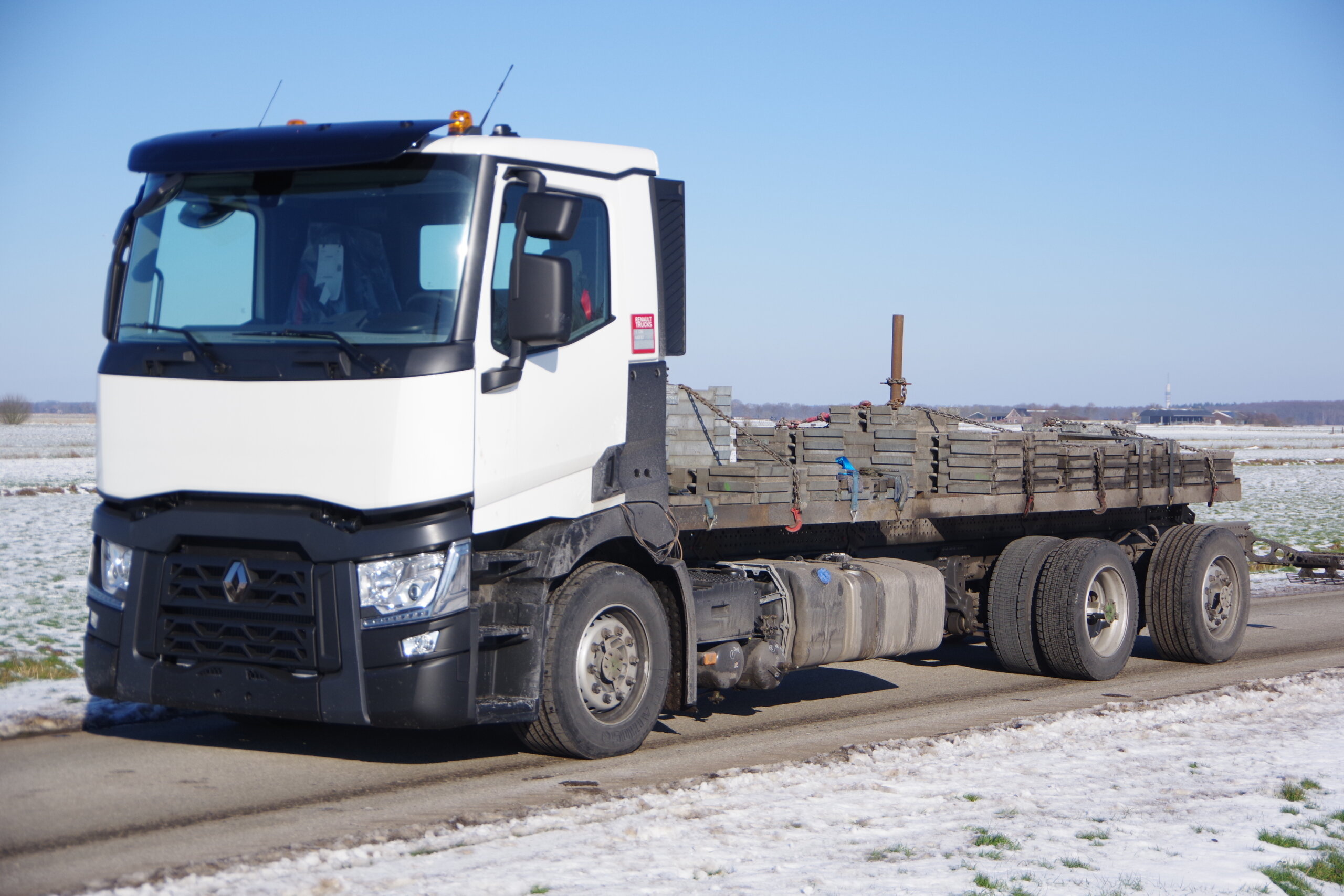 Renault 6x2 chassis 31,5 T lv 1