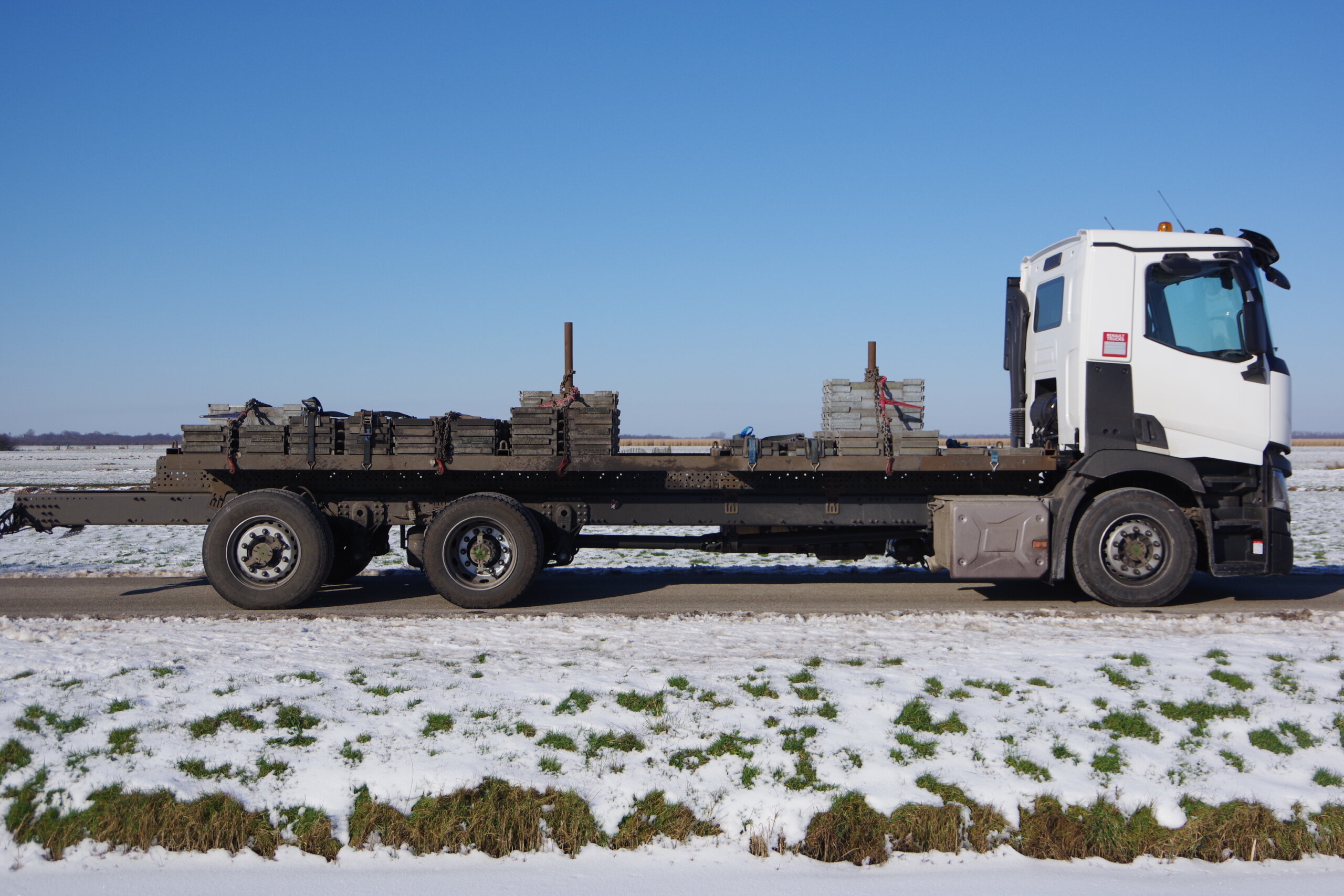 Renault 6x2 chassis 31,5 T rz 2