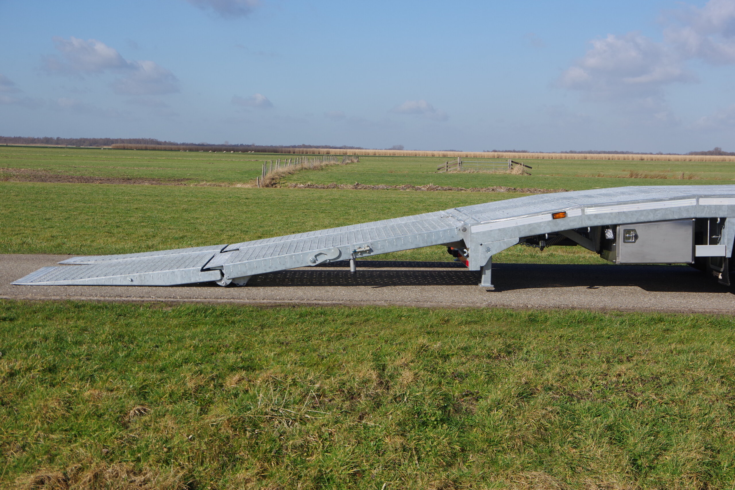 SCANIA 8x2 oprijkleppen rz1