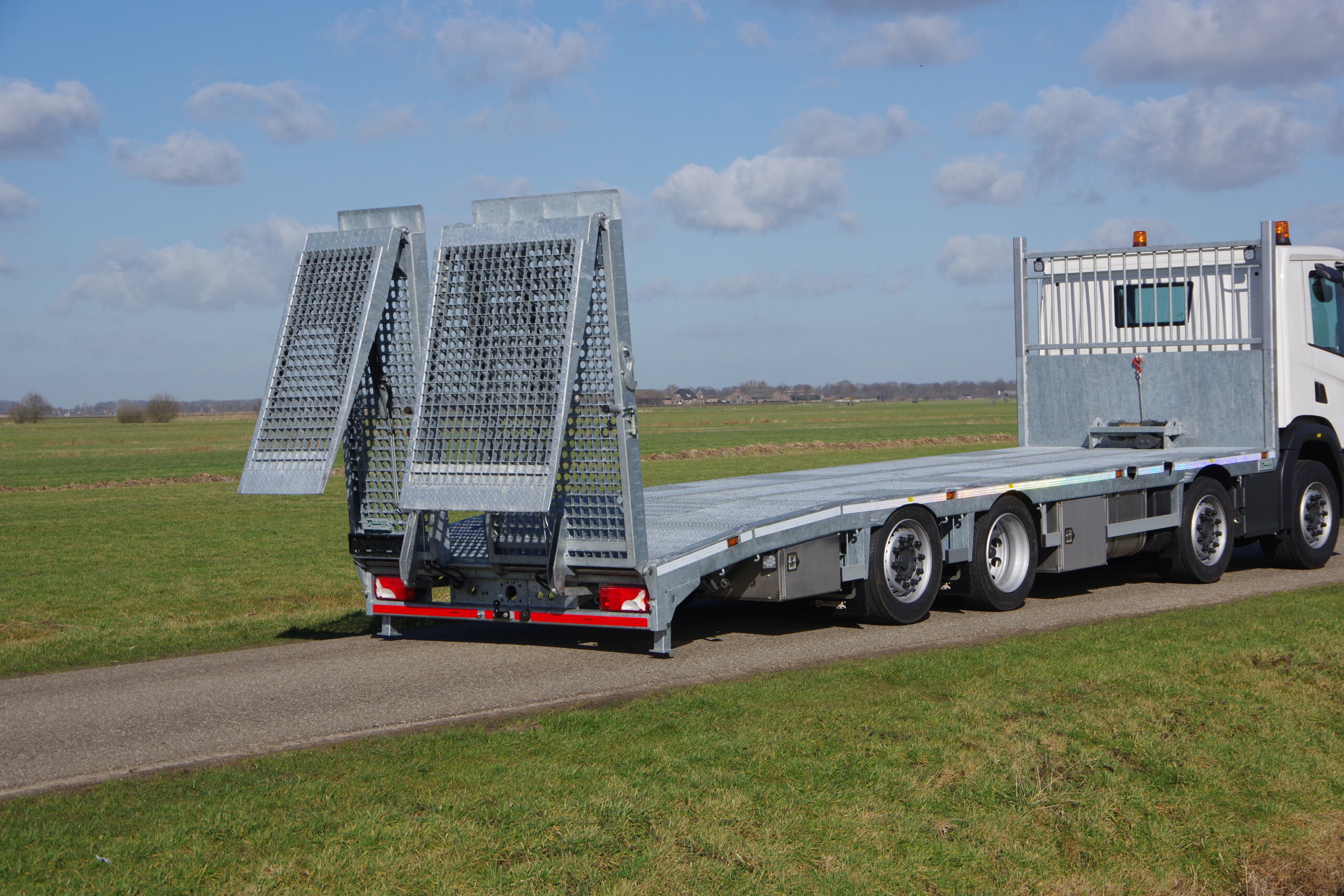 SCANIA 8x2 oprijwagen kleppen sluiten ra 1