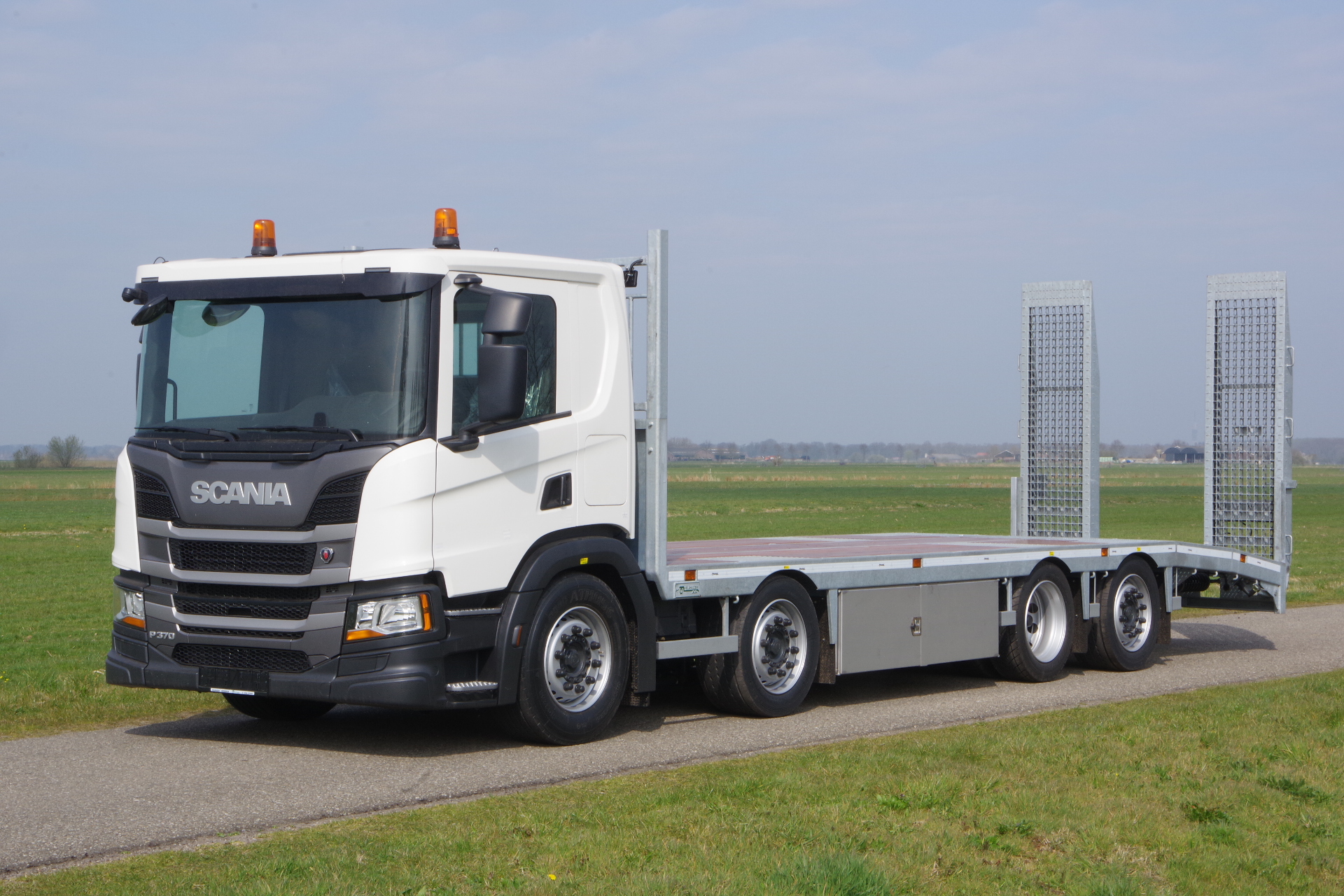 SCANIA 8x2 oprijwagen lv 5