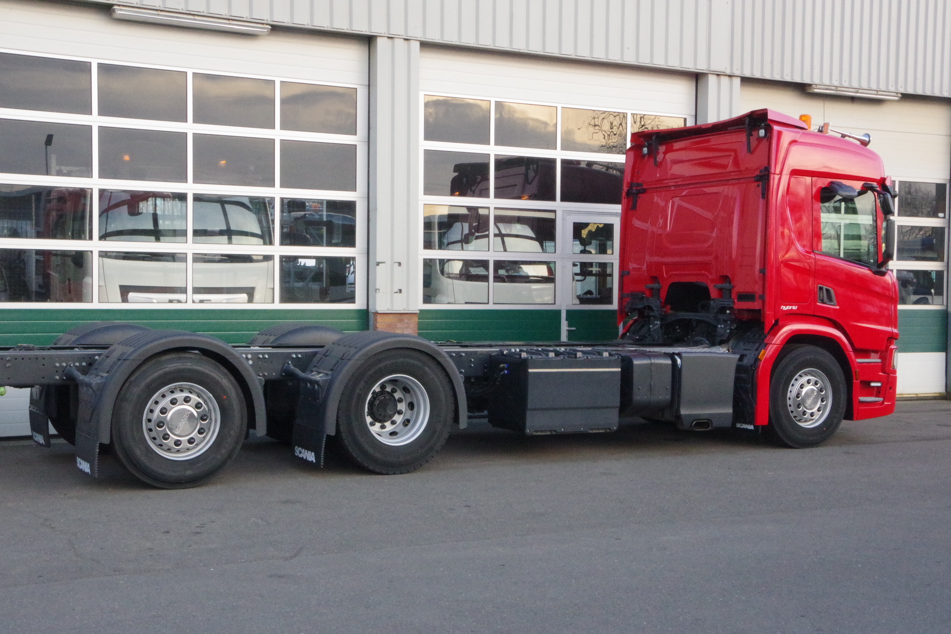 SCANIA_6x2_wide-spread_Veldhuizen_Werven ra