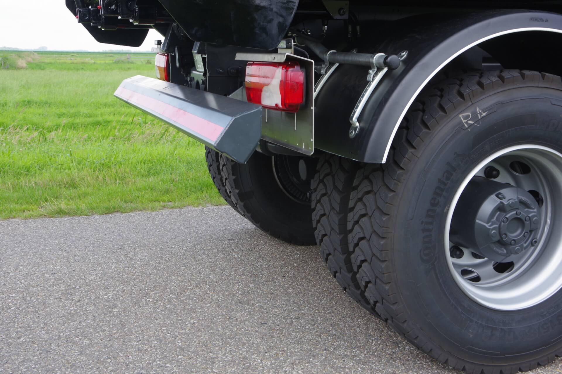SCANIA_asfaltkipper_opklap_stootbalk hoog ra 4
