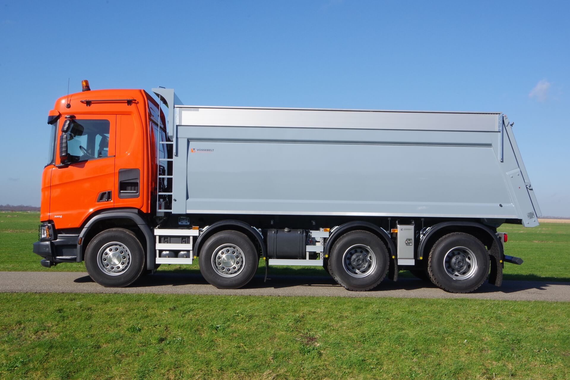 SCANIA_R520_VELDHUIZEN_Wide-Spread_8x4_ Vossebelt lz