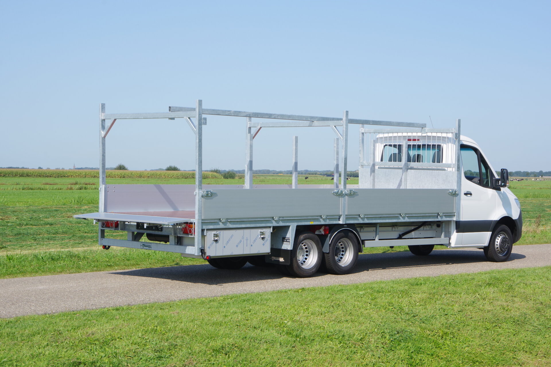 Sprinter 516 met open clixtar ra klep open